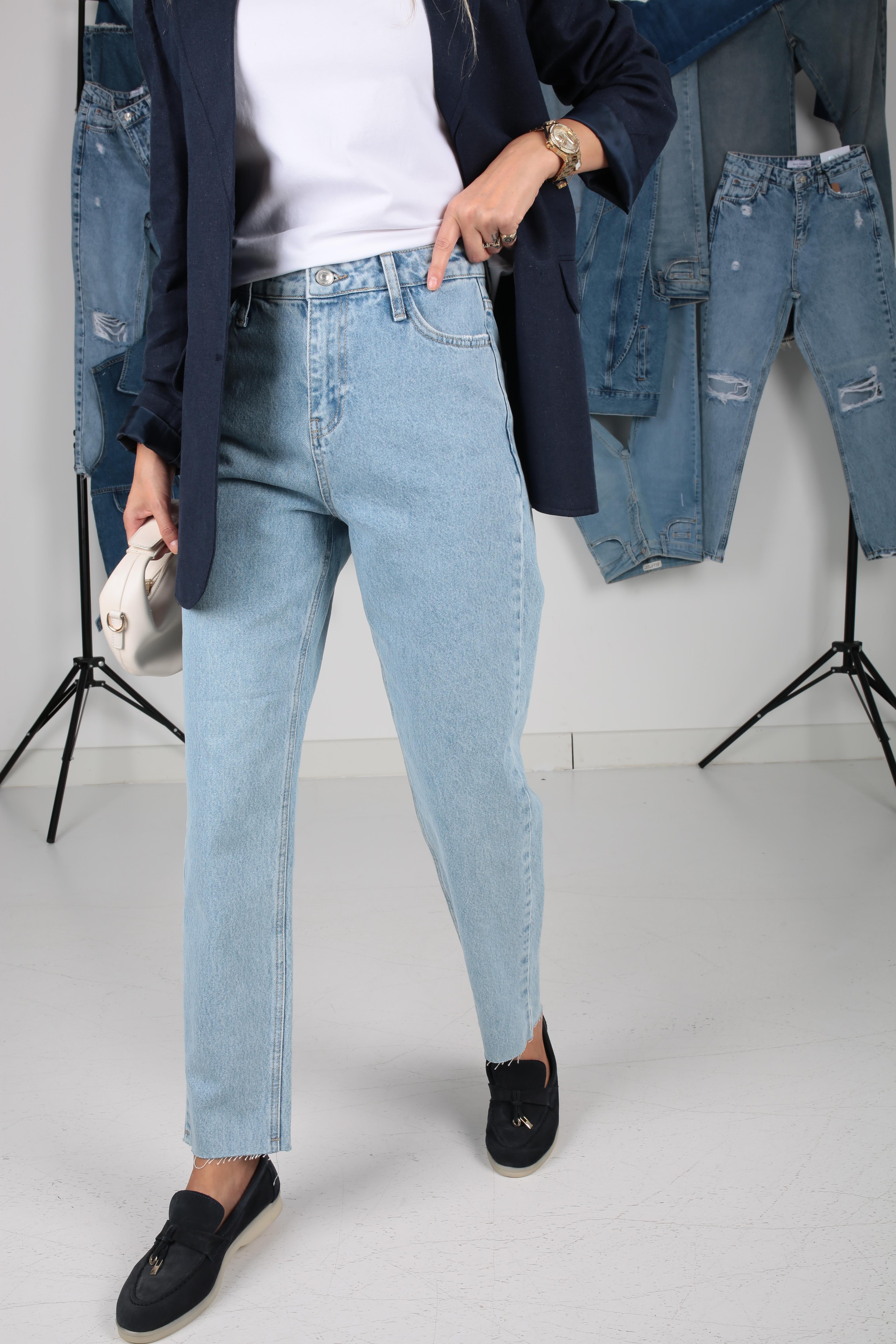 Açık Mavi Paçası Kesik Mom Jean(1868-3) JEAN