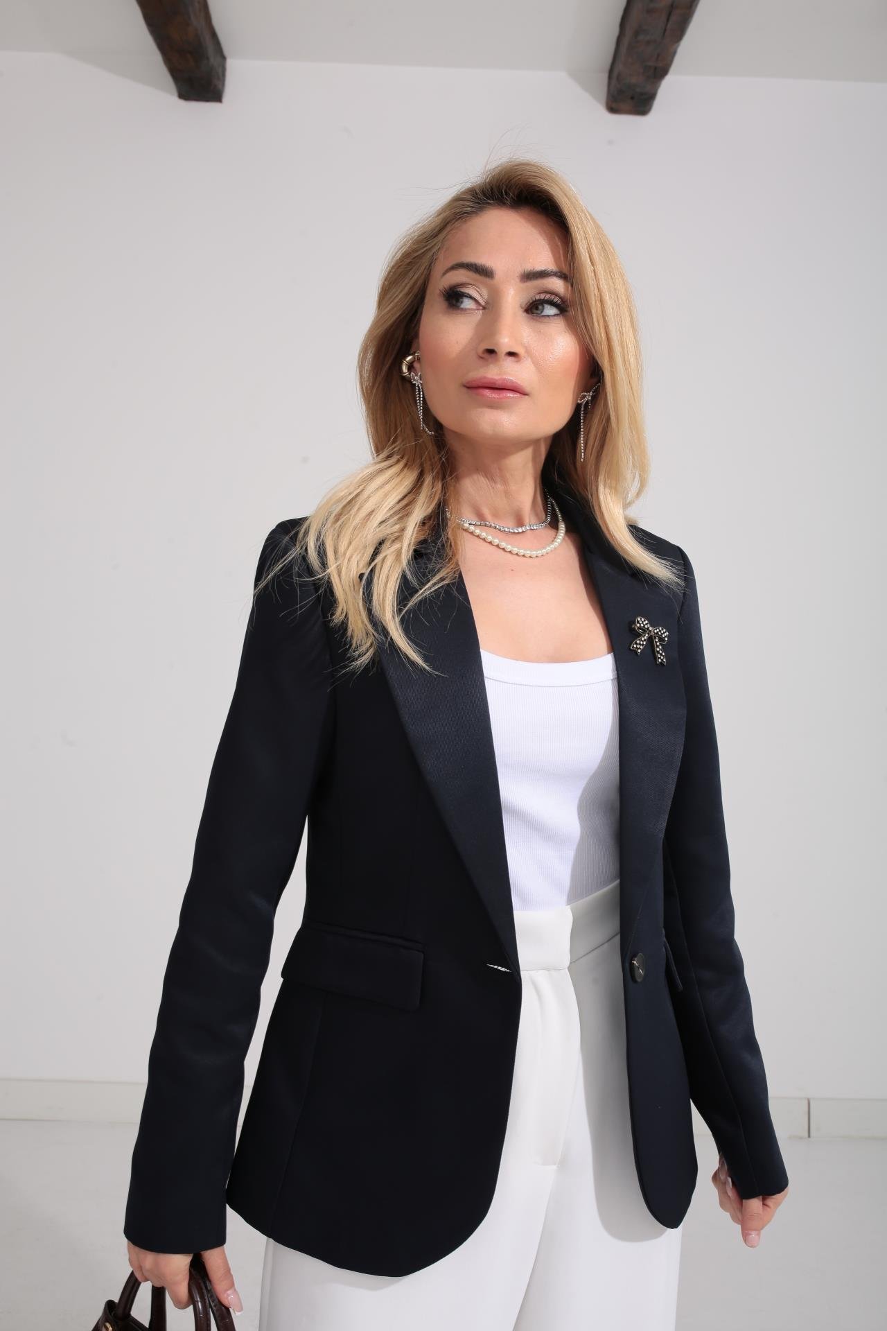 Astarı Yazılı Broş Detay Lacivert Ceket CEKET