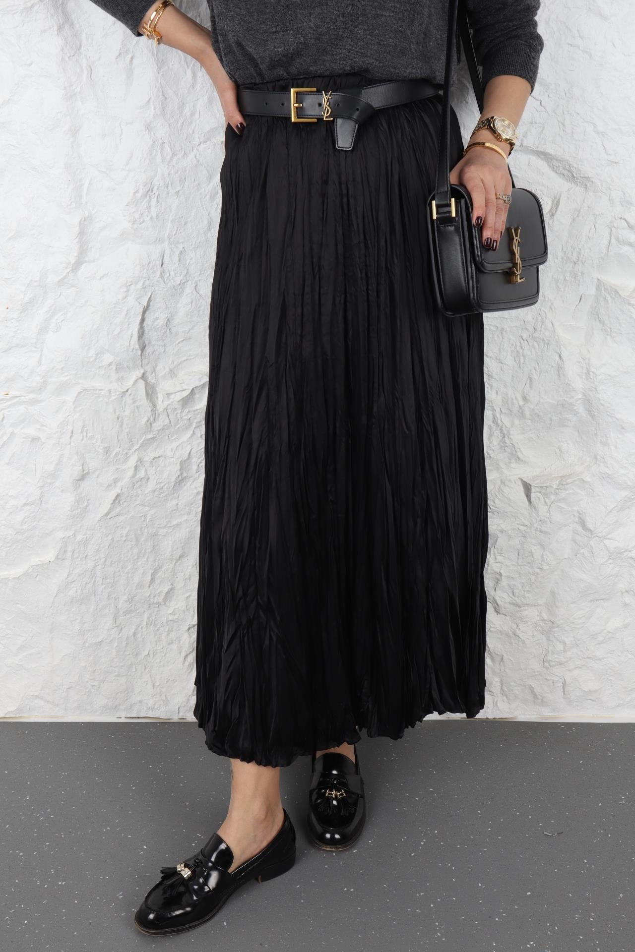 Beli Lastikli Kraslı Sİyah Etek ETEK