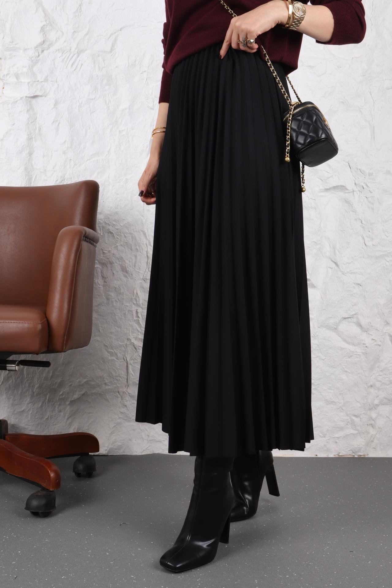 Beli Lastikli Uzun Piliseli Siyah Etek ETEK