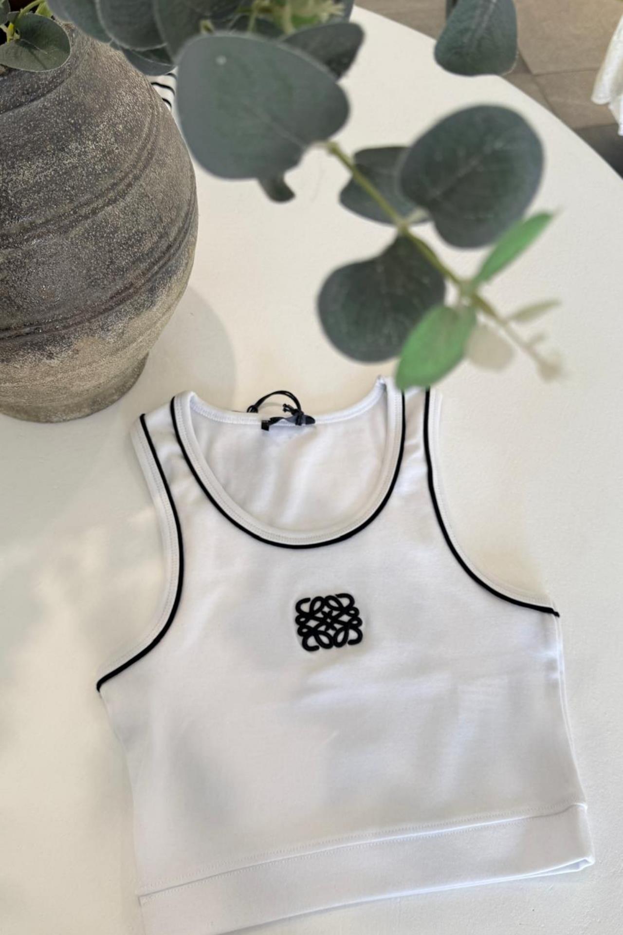 Beyaz Nakışlı Biyeli Crop CROP | NO33