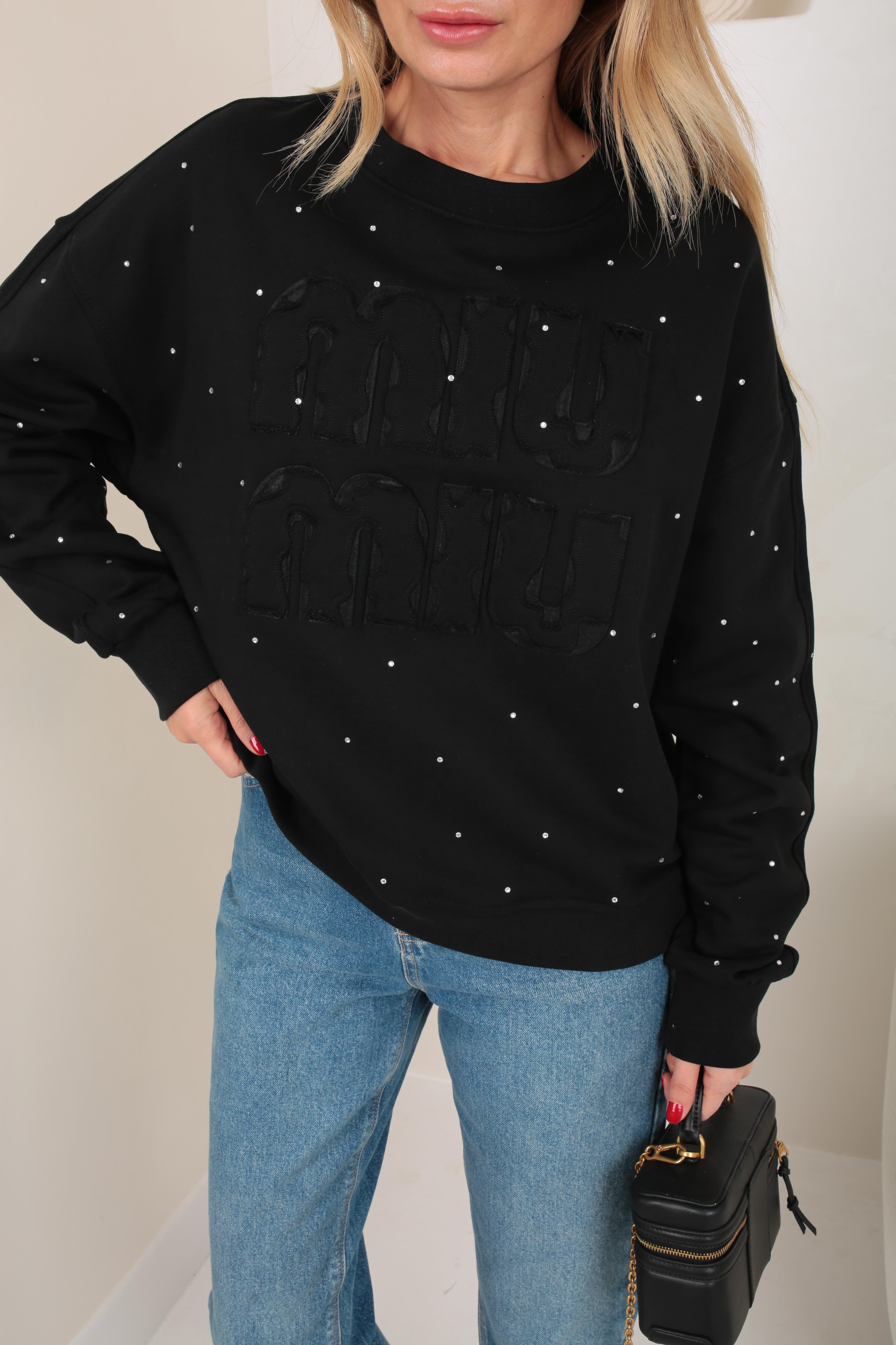 Büyük Nakışlı Taş Baskılı Siyah Sweatshirt SWEATSHİRT