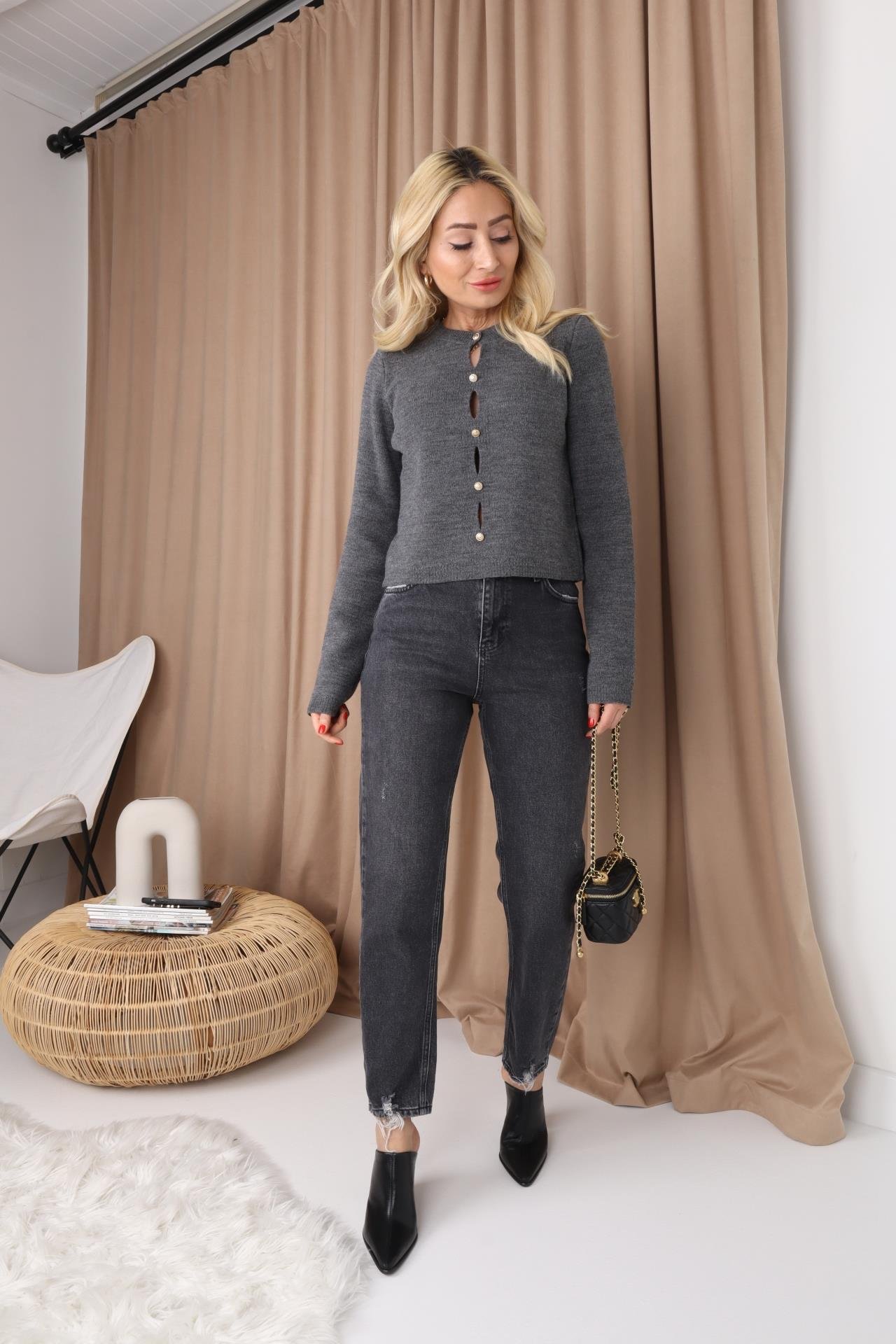 Damla Dekolteli Düğmeli Füme Kazak TRİKO VE KAZAK