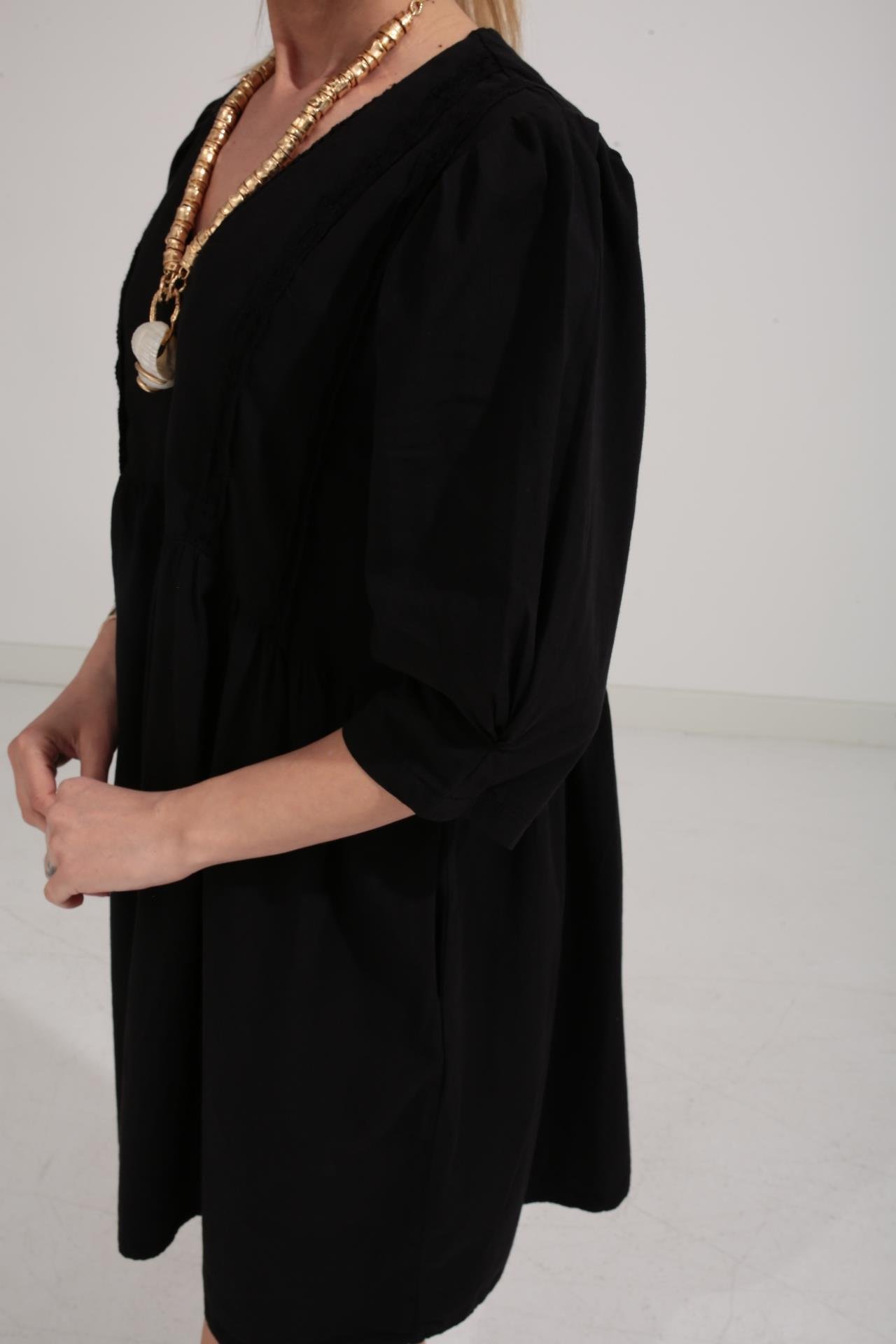 Dantel Detay V Yaka Siyah Katlı Elbise ELBİSE | NO33