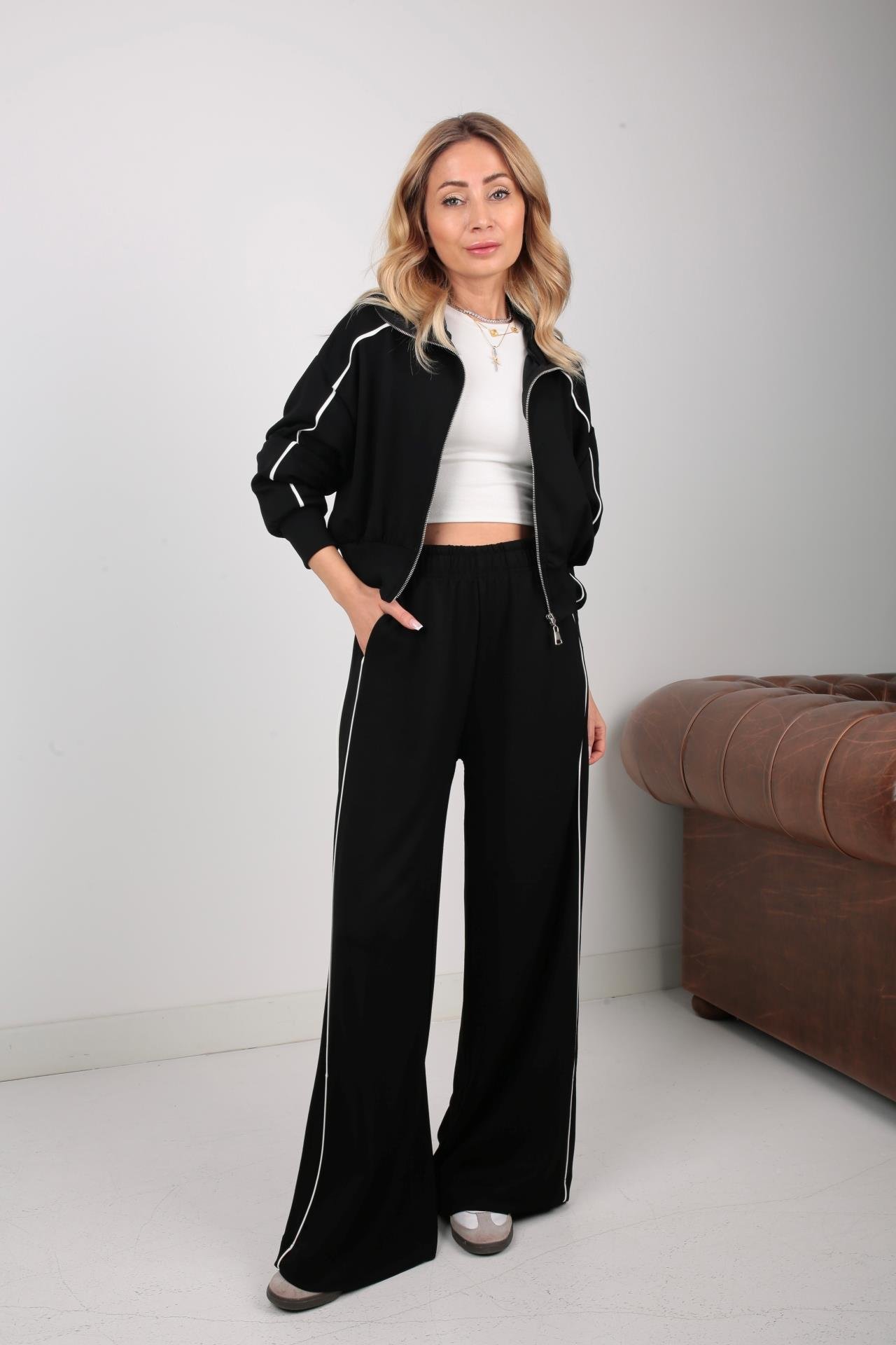 Dik Yaka Biyeli Siyah Spor Takım SPOR TAKIMLAR