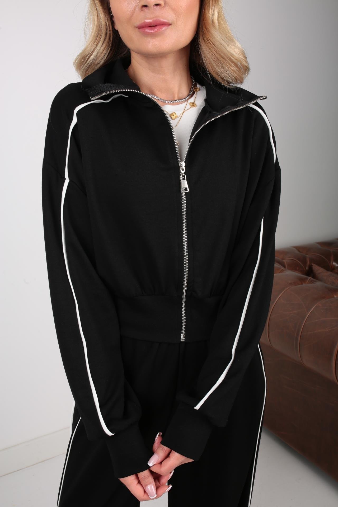 Dik Yaka Biyeli Siyah Spor Takım SPOR TAKIMLAR