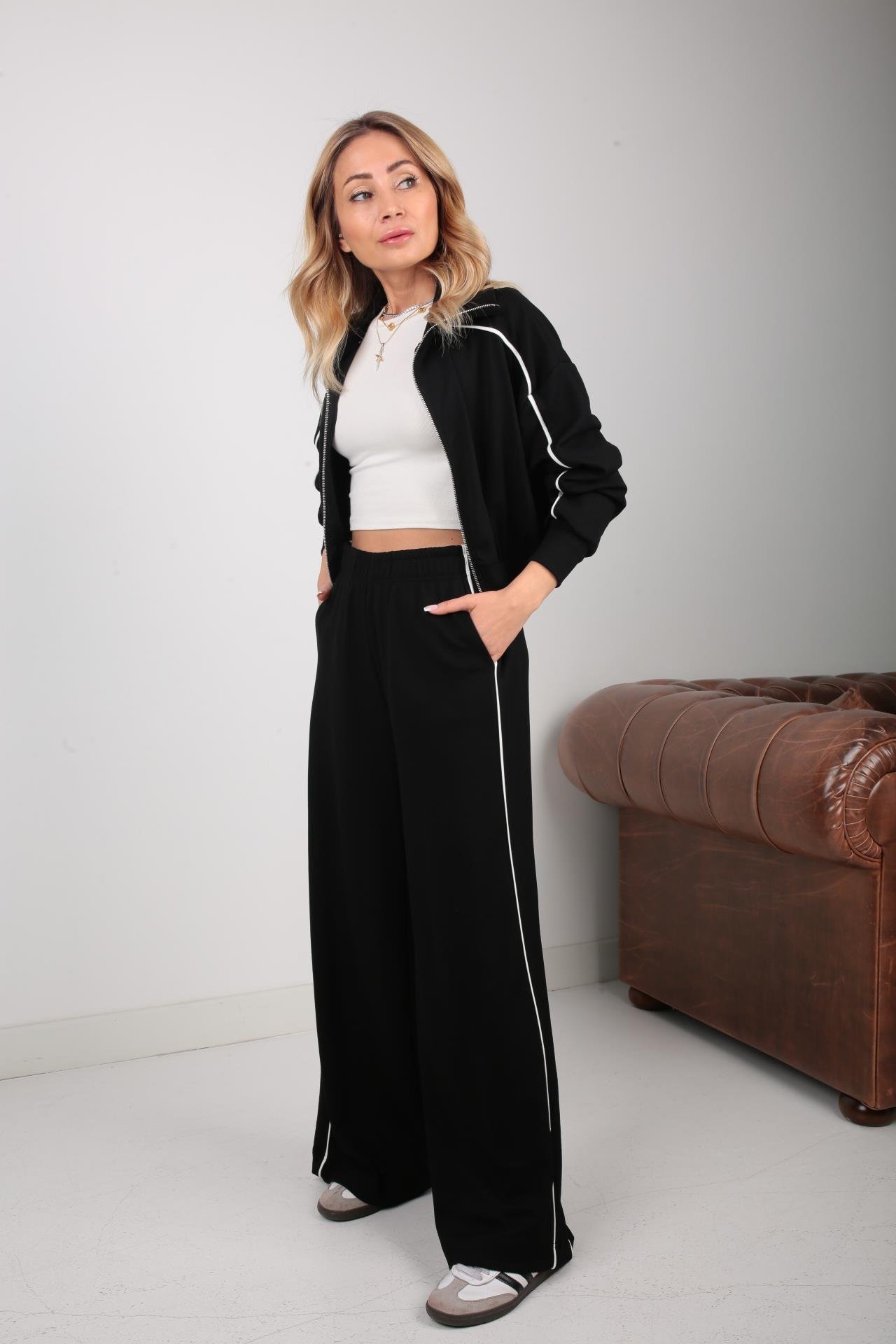 Dik Yaka Biyeli Siyah Spor Takım SPOR TAKIMLAR