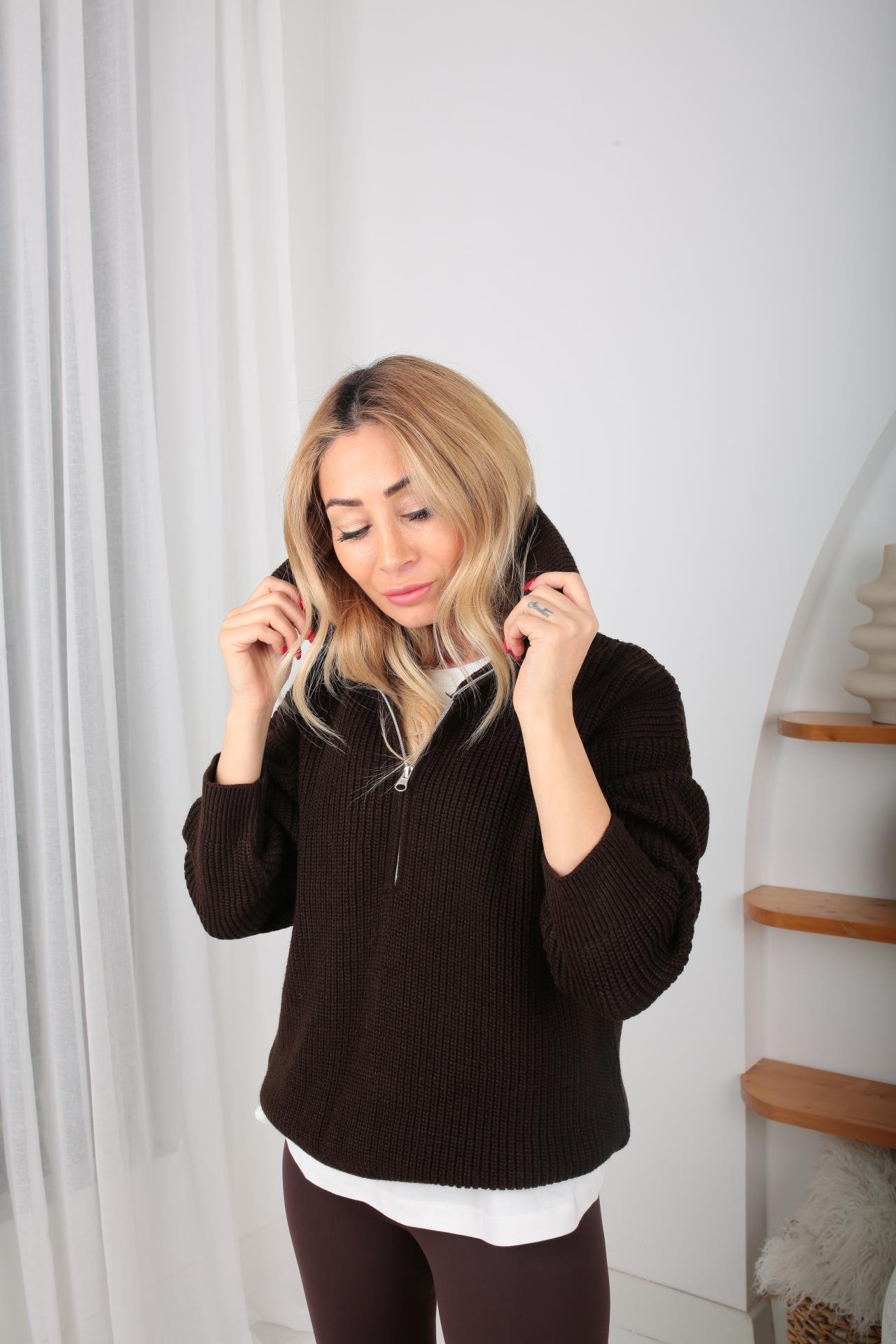 Dik Yaka Fermuarlı Kahve Basic Kazak TRİKO VE KAZAK