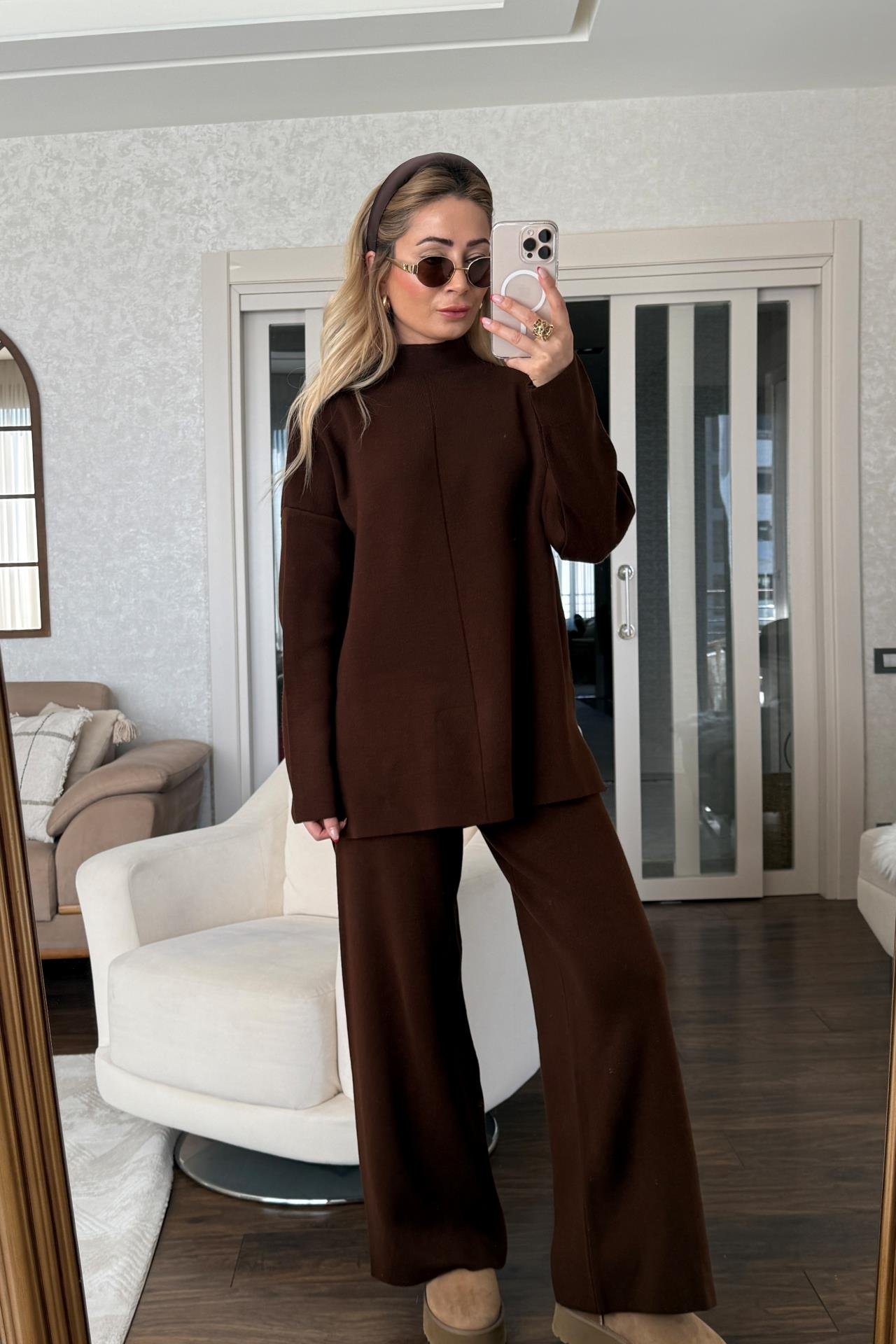 Dik Yaka Kahve Pantolonlu Triko Takım TAKIM