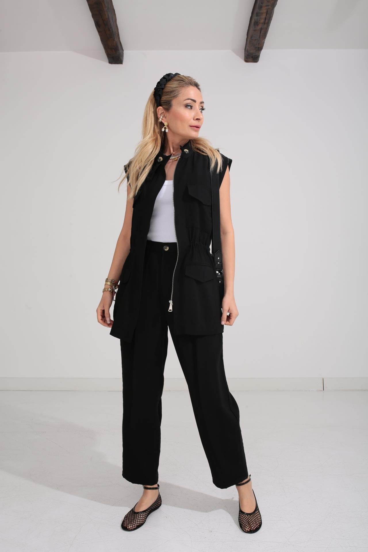 Dik Yaka Yelekli Tensel Kumaş Siyah Takım TAKIM