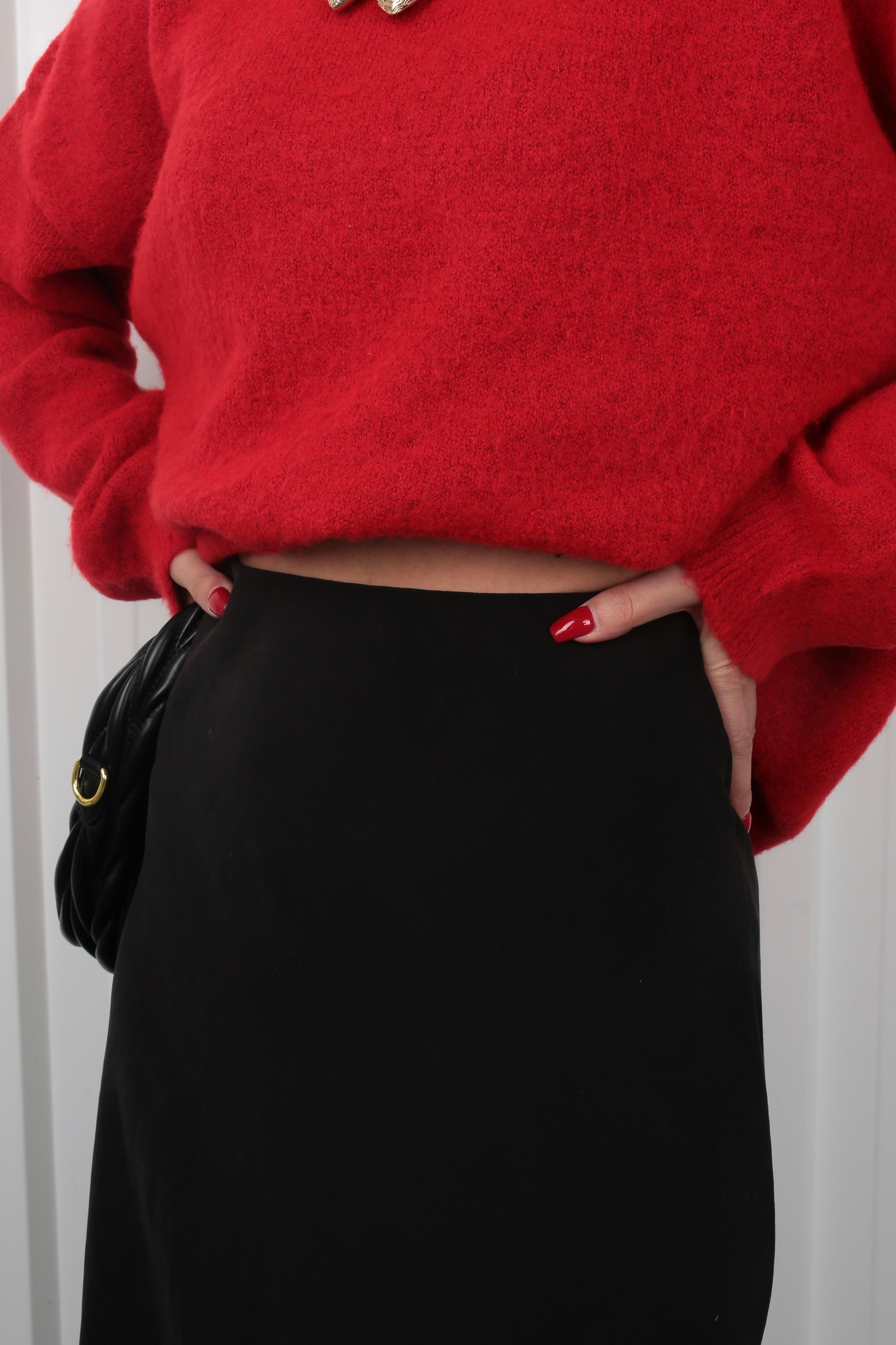 Dokuma Kumaş Verev Kesim Siyah Etek ETEK