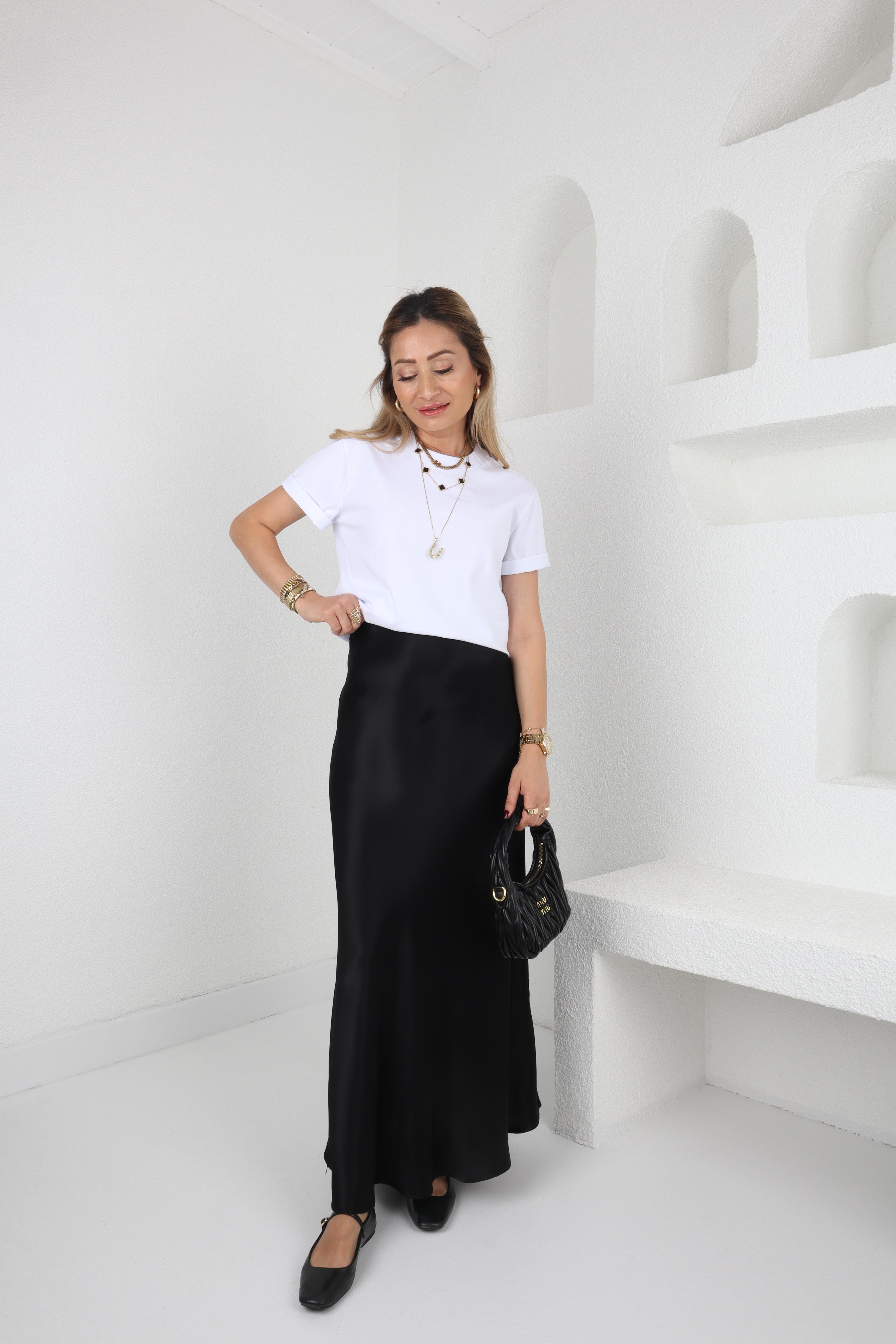 Düz Uzun Siyah Saten Etek ETEK