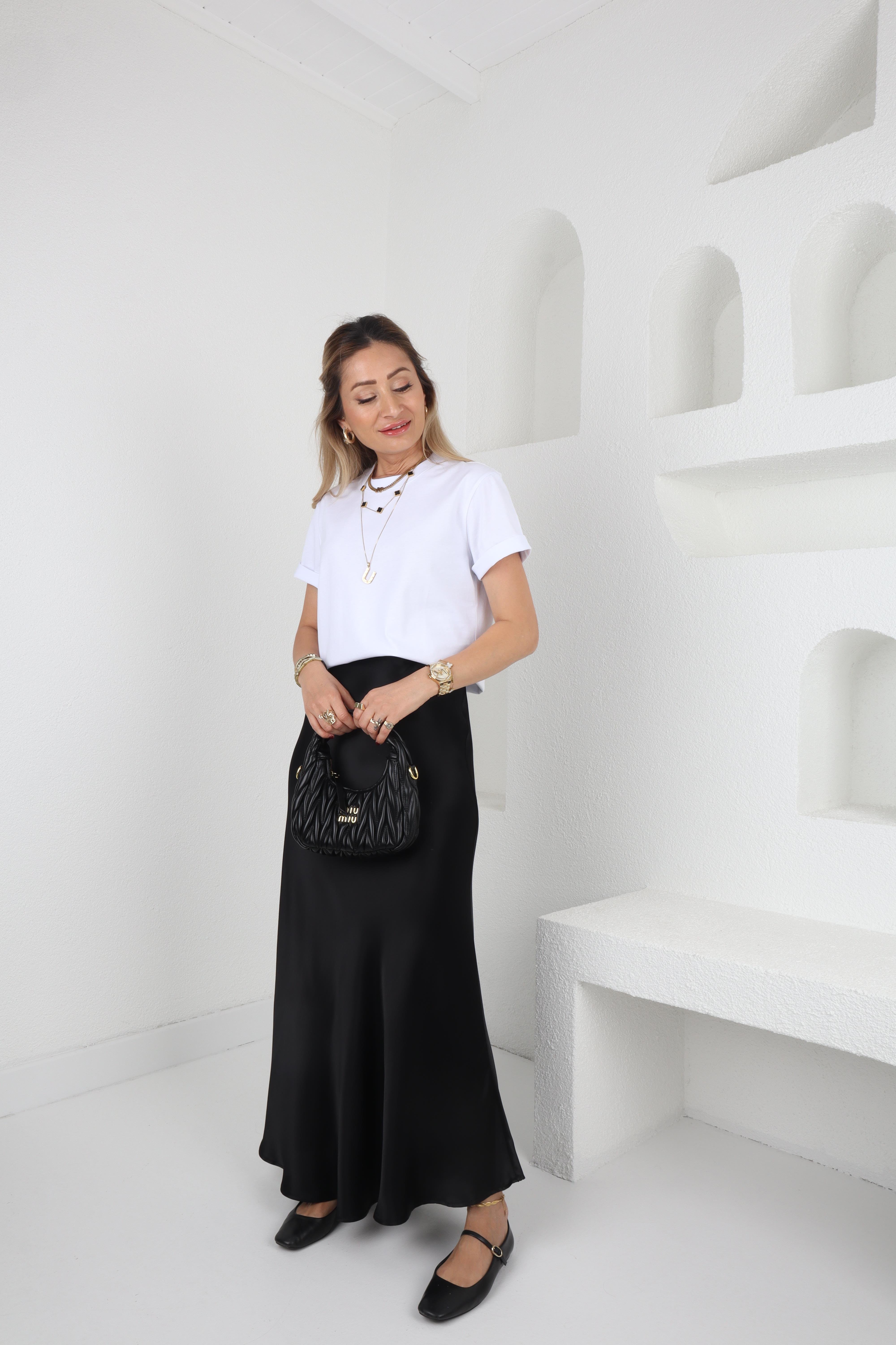 Düz Uzun Siyah Saten Etek ETEK