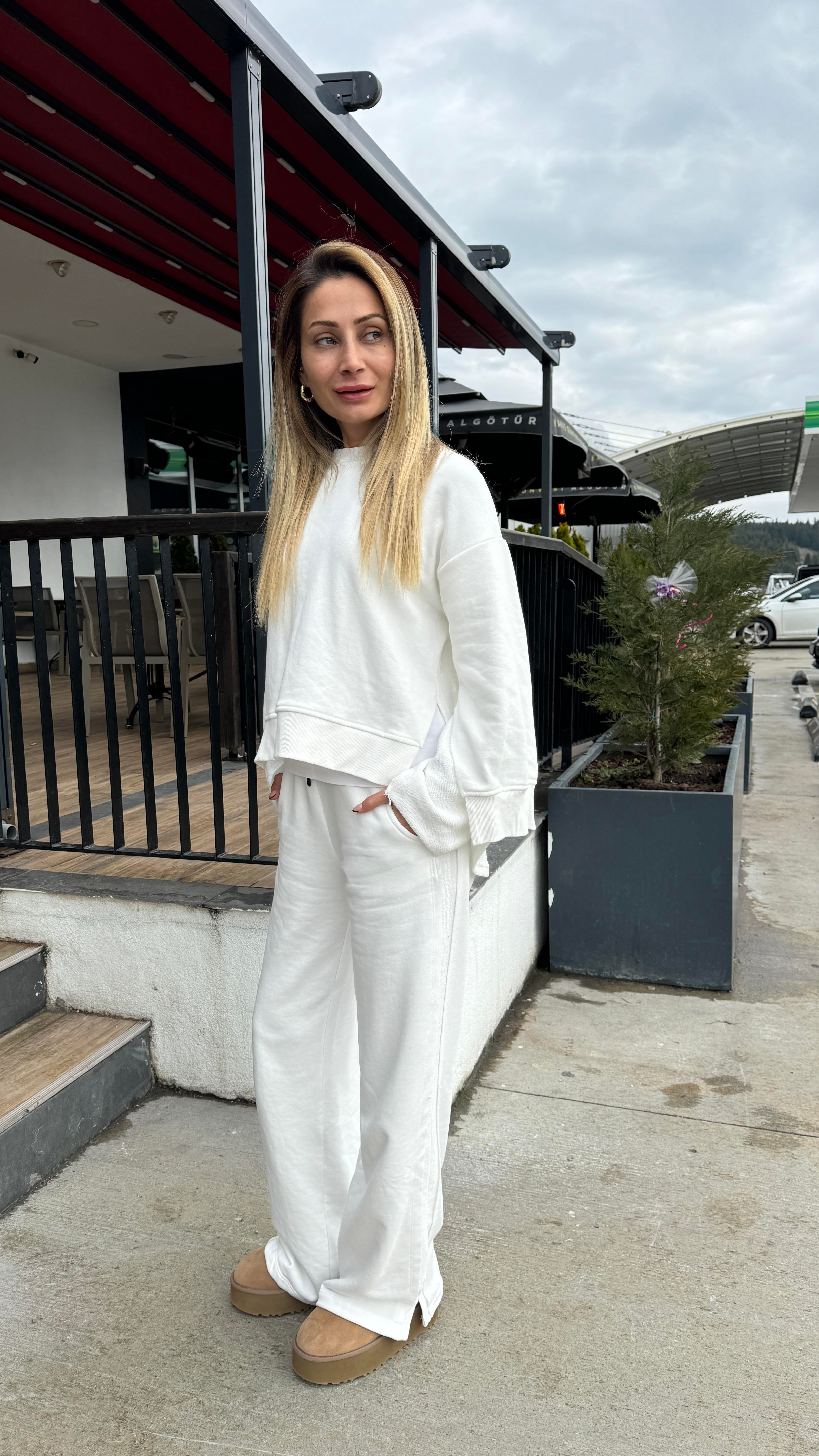 Ekru Arkası Uzun Ters Dikiş Eşofman Takımı SPOR TAKIMLAR