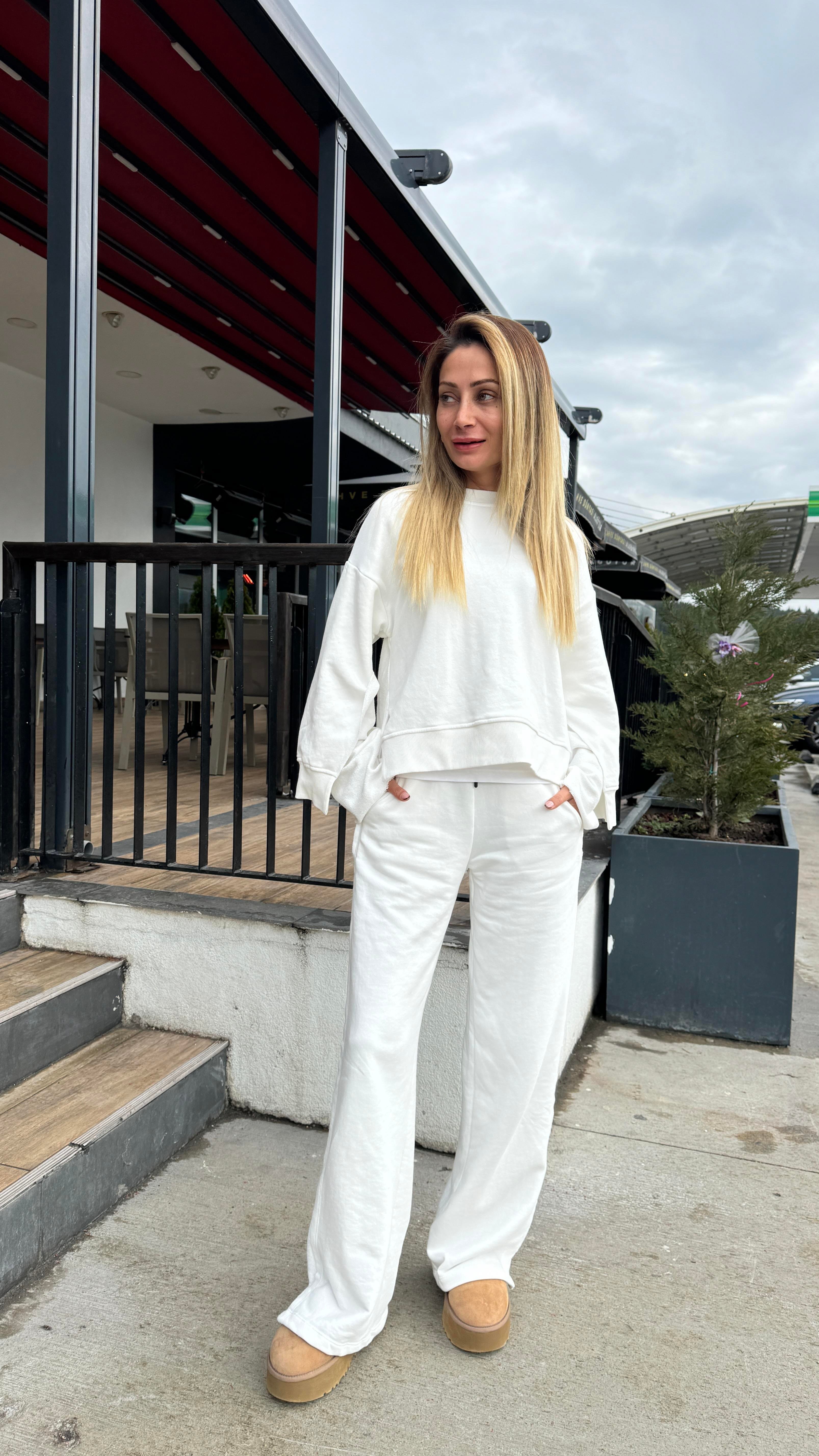 Ekru Arkası Uzun Ters Dikiş Eşofman Takımı SPOR TAKIMLAR