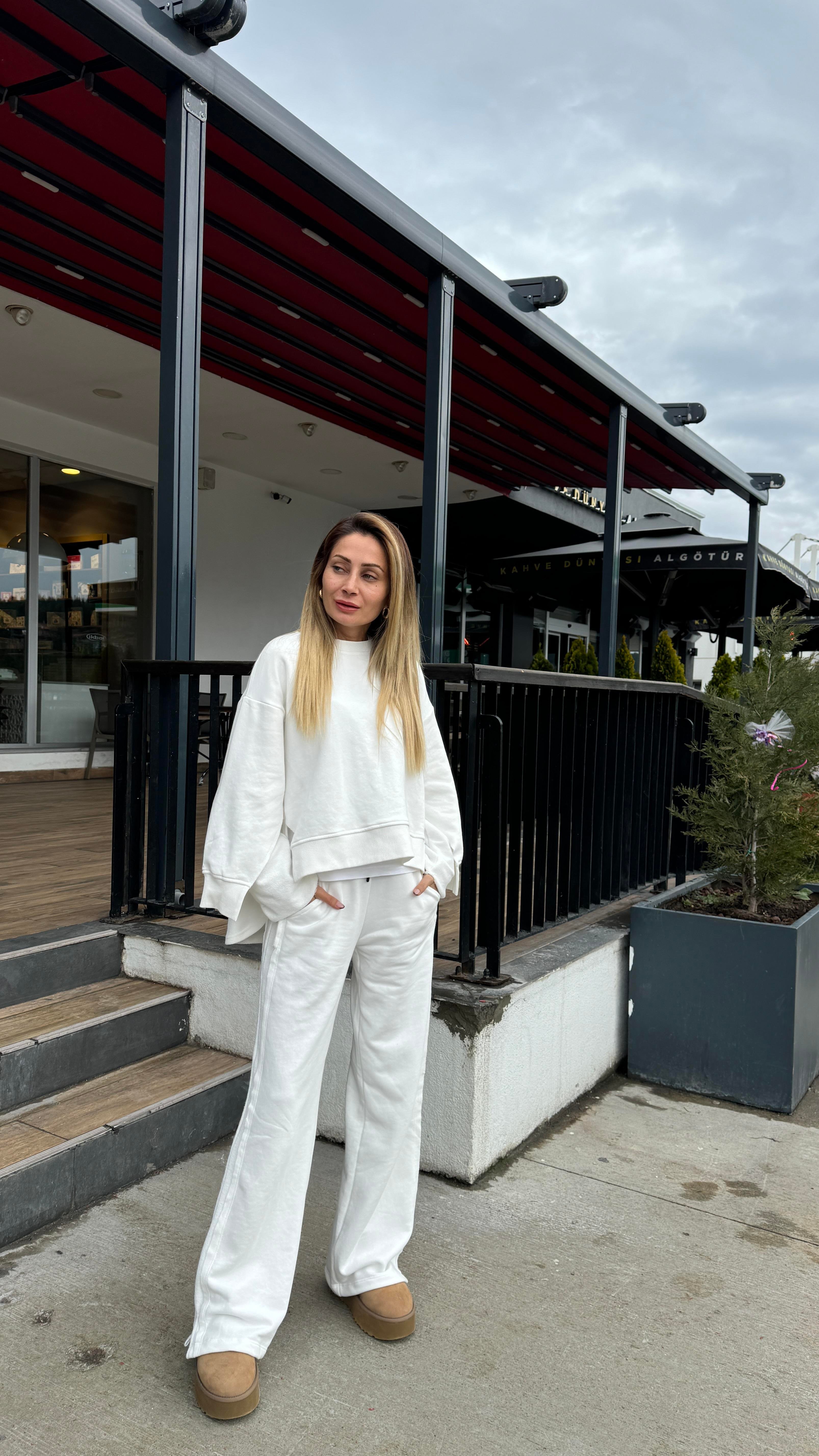 Ekru Arkası Uzun Ters Dikiş Eşofman Takımı SPOR TAKIMLAR