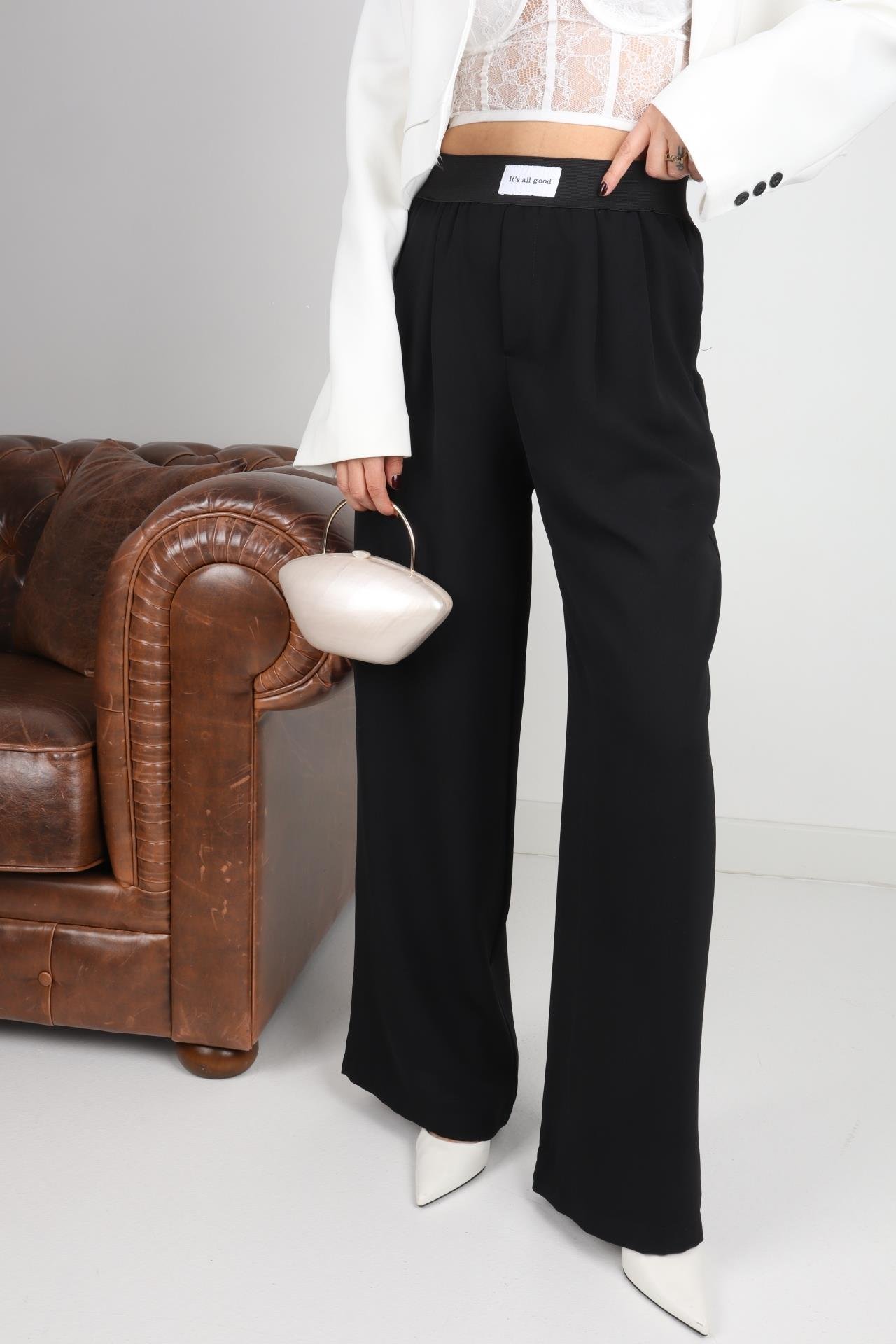 Etiket Detay Bol Kesin Siyah Pantolon PANTOLON