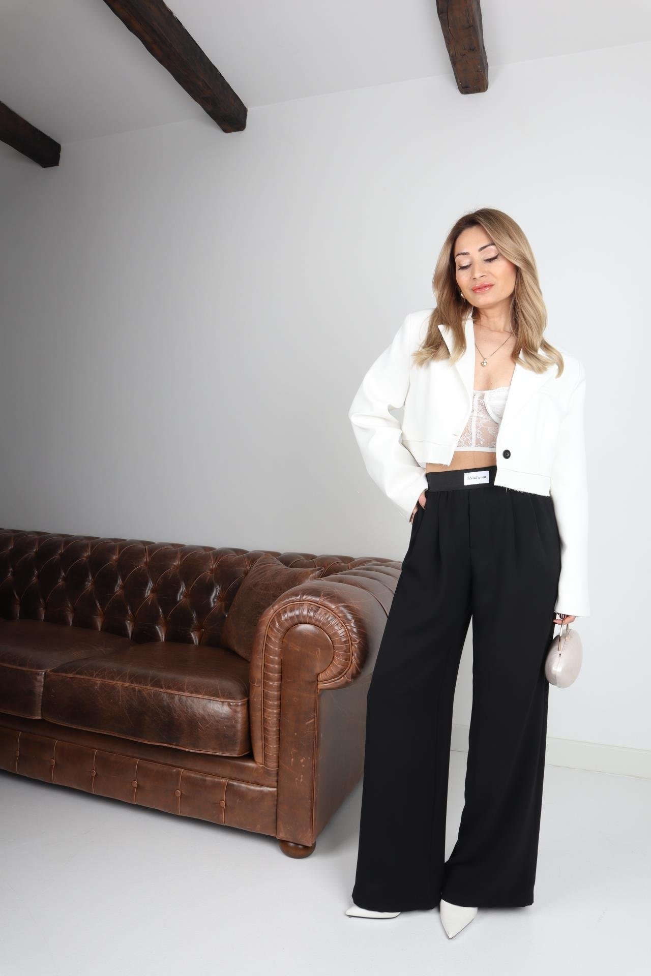 Etiket Detay Bol Kesin Siyah Pantolon PANTOLON