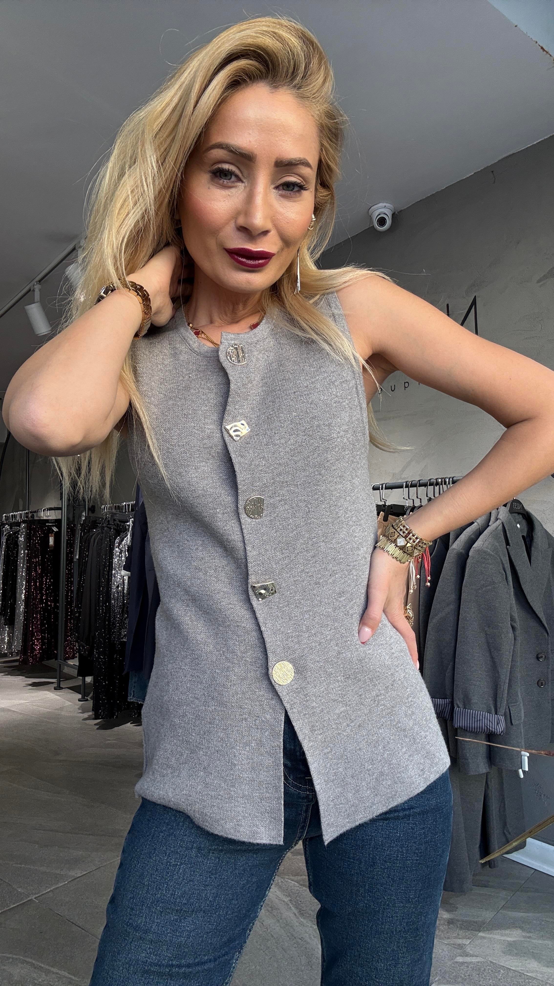 Gold Düğmeli Kolsuz Gri Triko Yelek YELEK