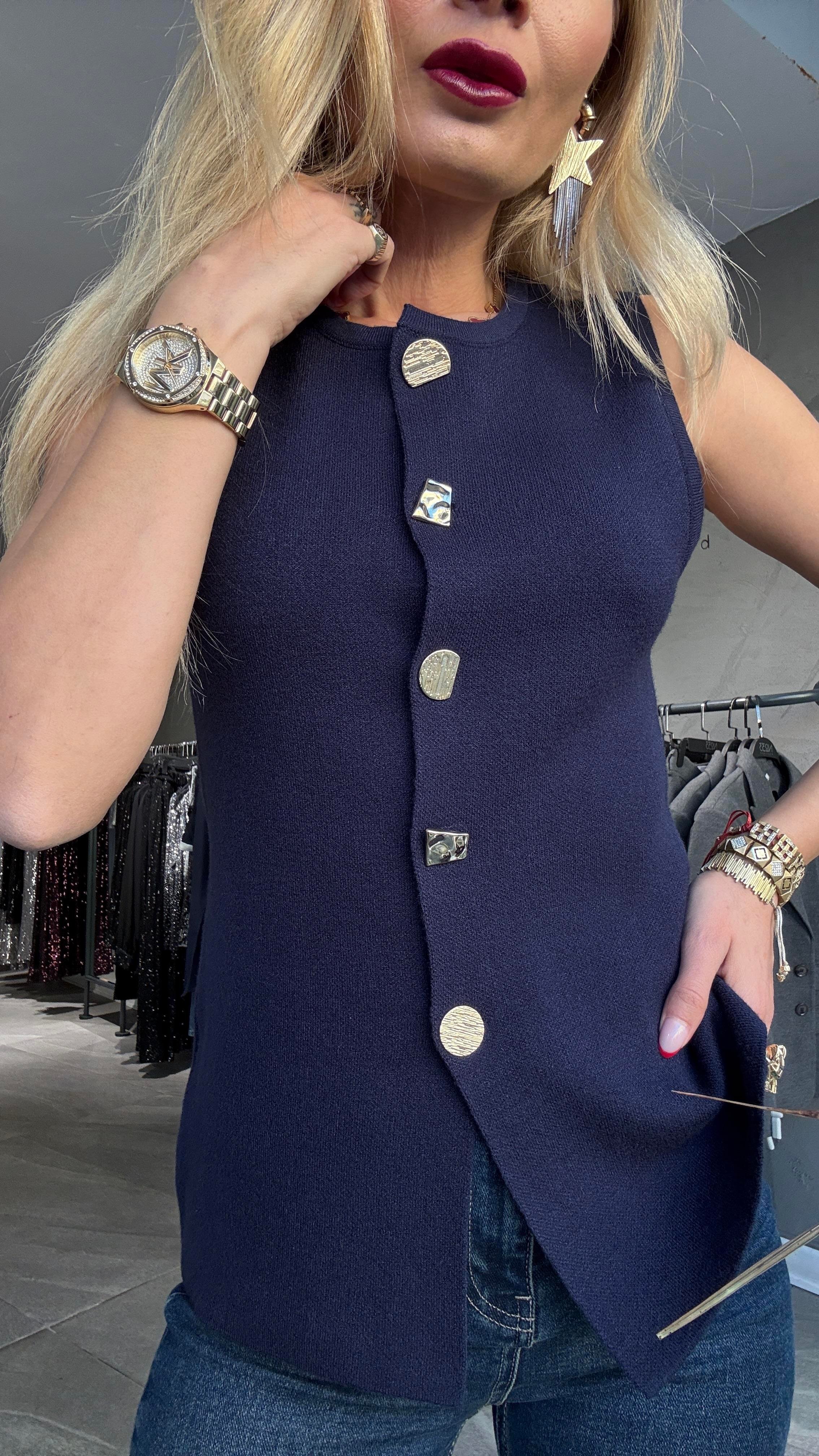 Gold Düğmeli Kolsuz Lacivert Triko Yelek YELEK