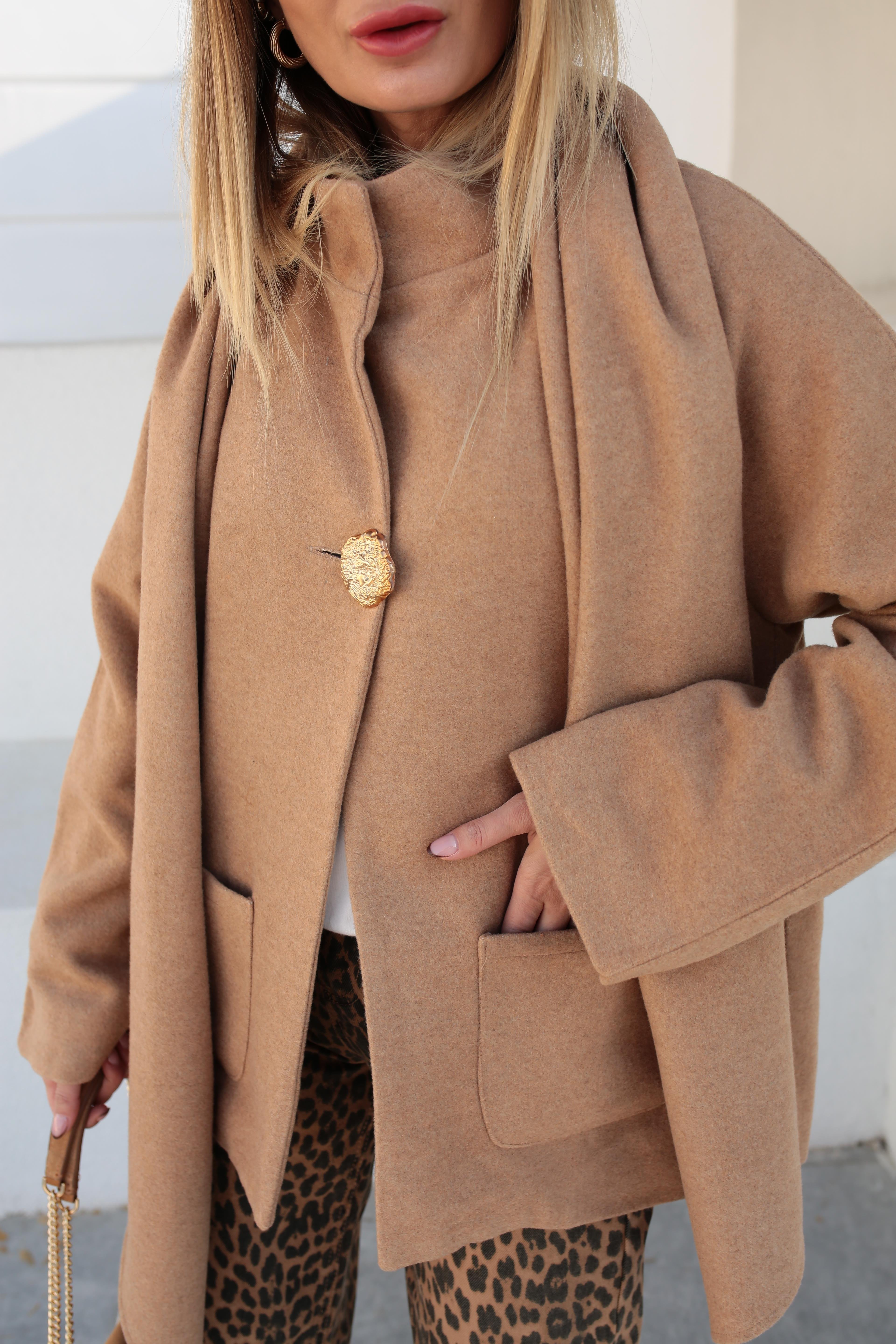 Gold Düğmeli Şallı Camel Kaşe Ceket CEKET