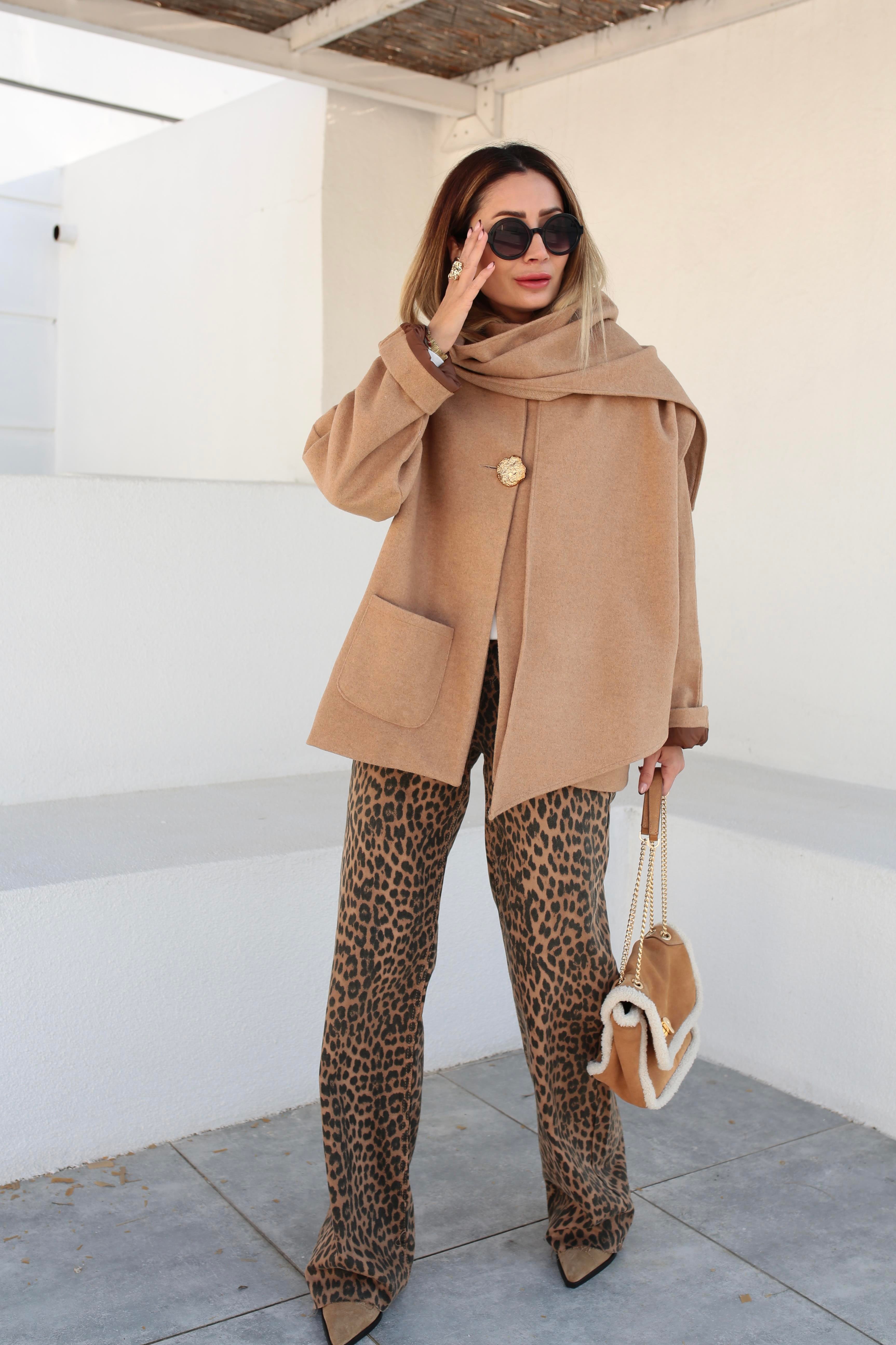 Gold Düğmeli Şallı Camel Kaşe Ceket CEKET