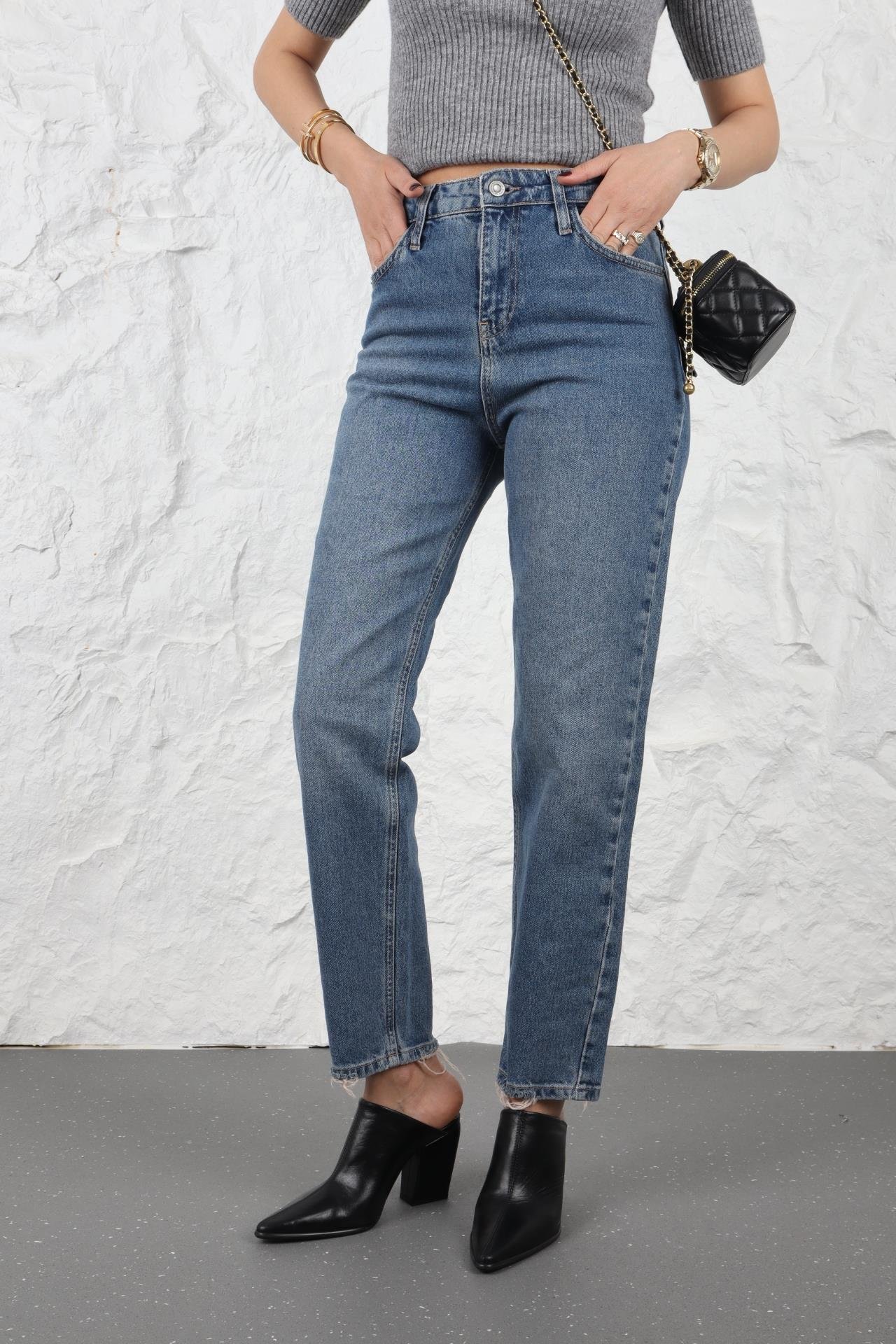 High Rise Relaxed Fit Jean JEAN