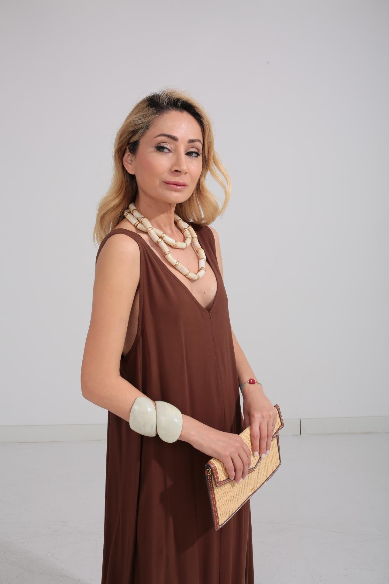 Kalın Askı Sırt Detaylı Kahve Uzun Elbise ELBİSE | NO33