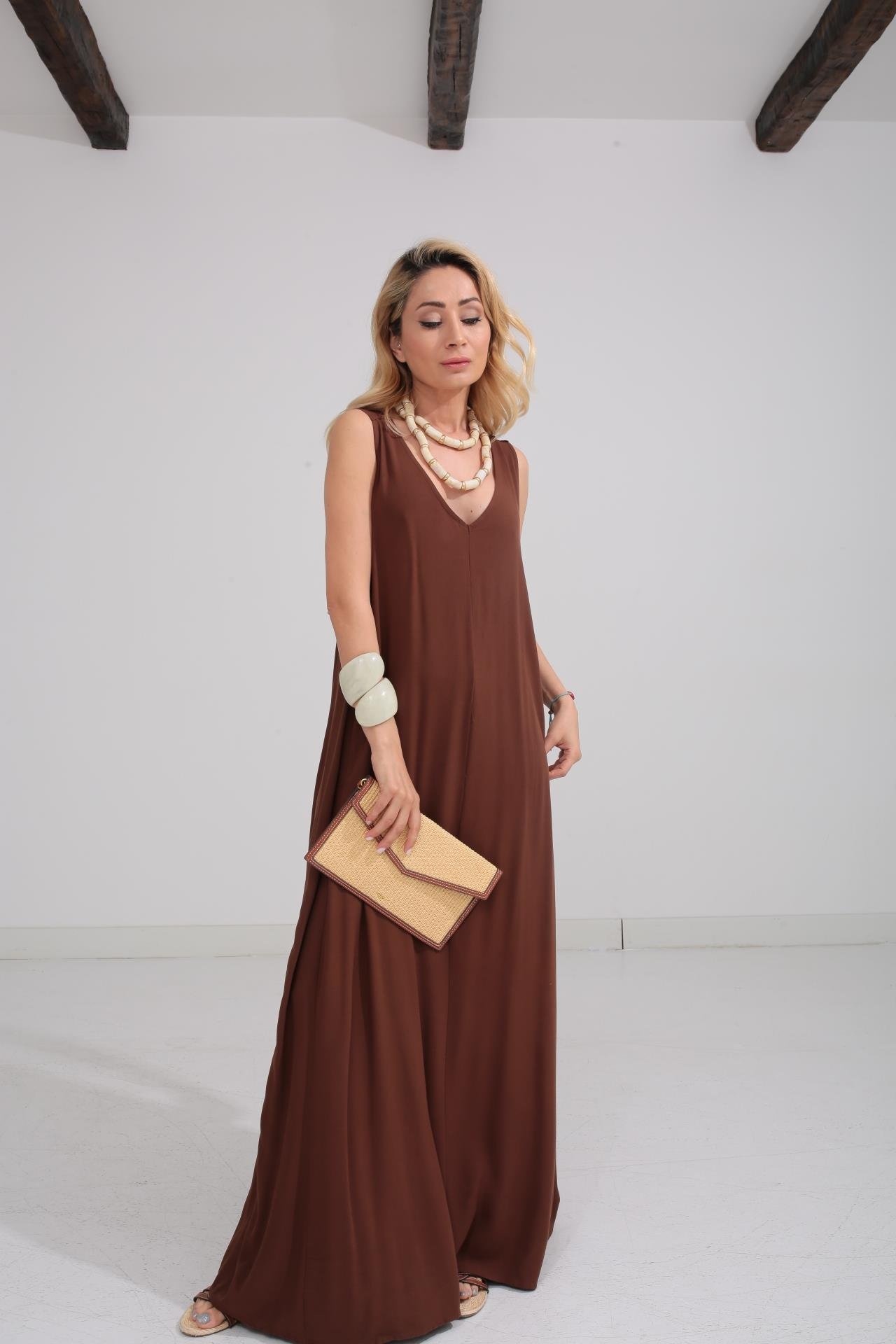 Kalın Askı Sırt Detaylı Kahve Uzun Elbise ELBİSE | NO33