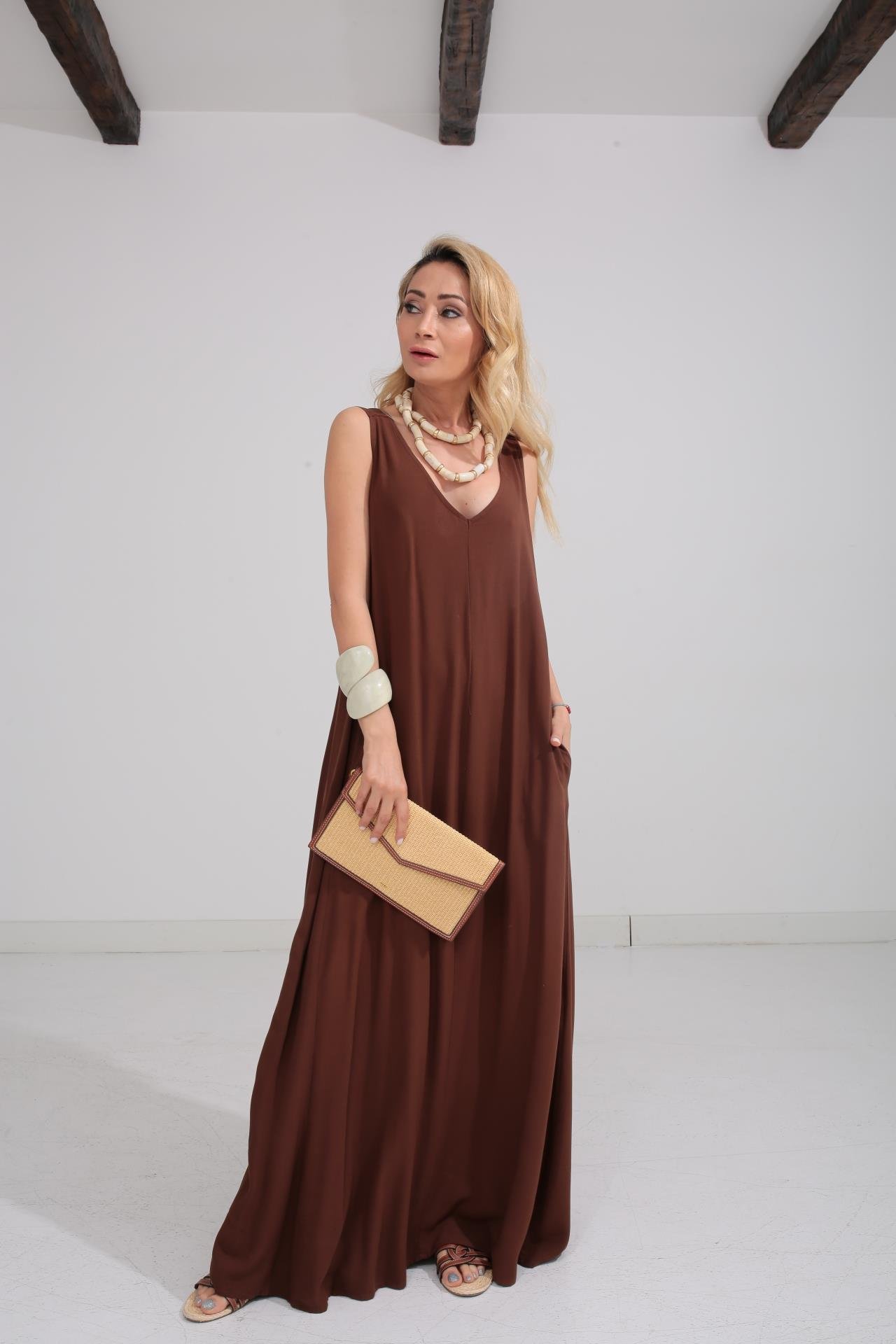 Kalın Askı Sırt Detaylı Kahve Uzun Elbise ELBİSE | NO33