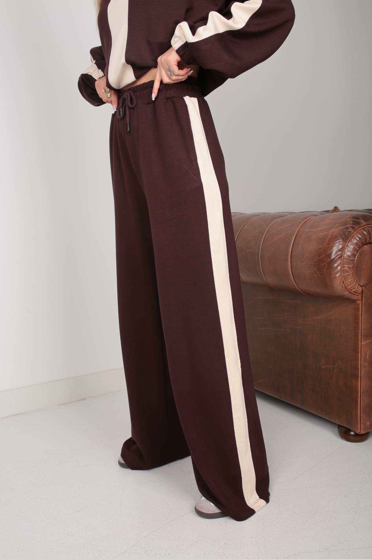 Kalın Şeritli Dik Yaka Kahve Spor Takım SPOR TAKIMLAR