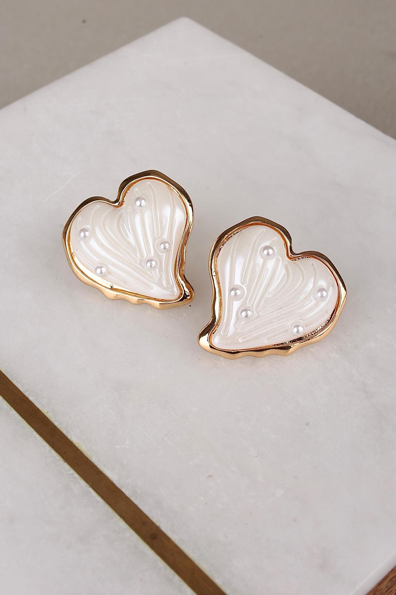 Kalp Detay Beyaz İncili Küpe KÜPE