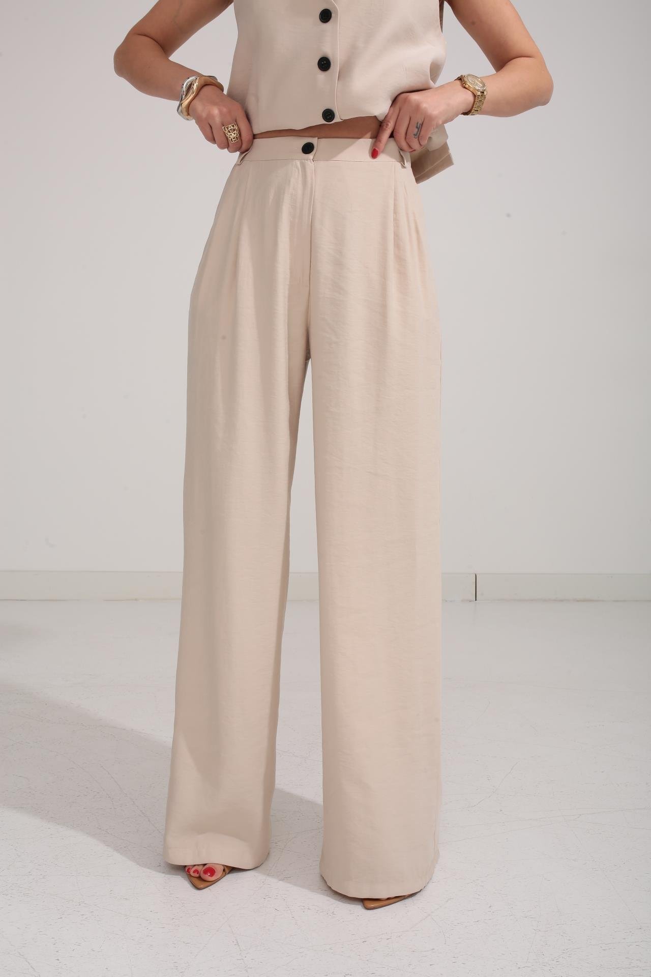 Kapak Cepli Bej Yelekli  Takım TAKIM | NO33