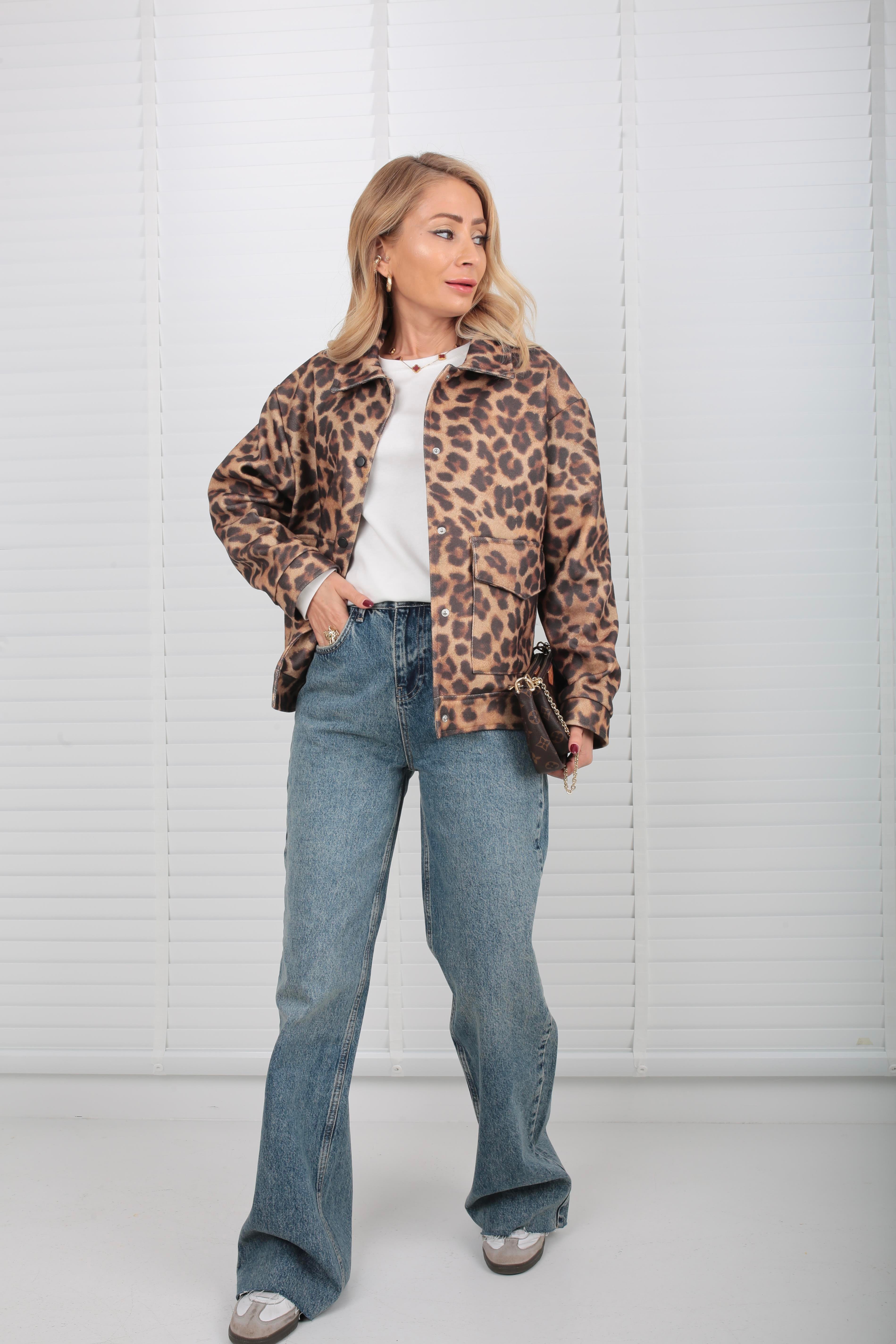 Kapak Cepli Leopar Desen Kısa Nubuk Ceket CEKET