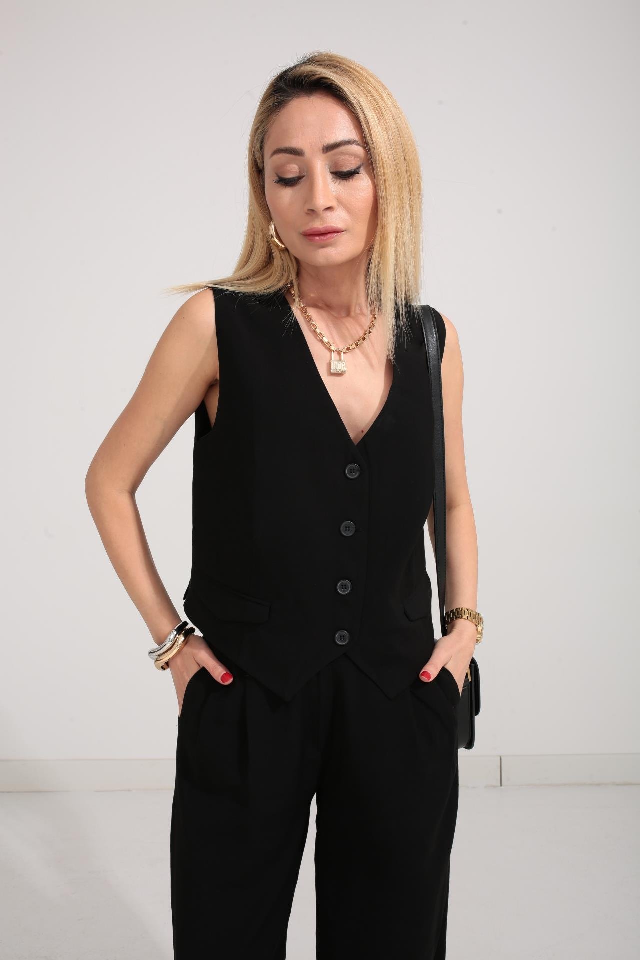 Kapak Cepli Siyah Yelekli  Takım TAKIM | NO33