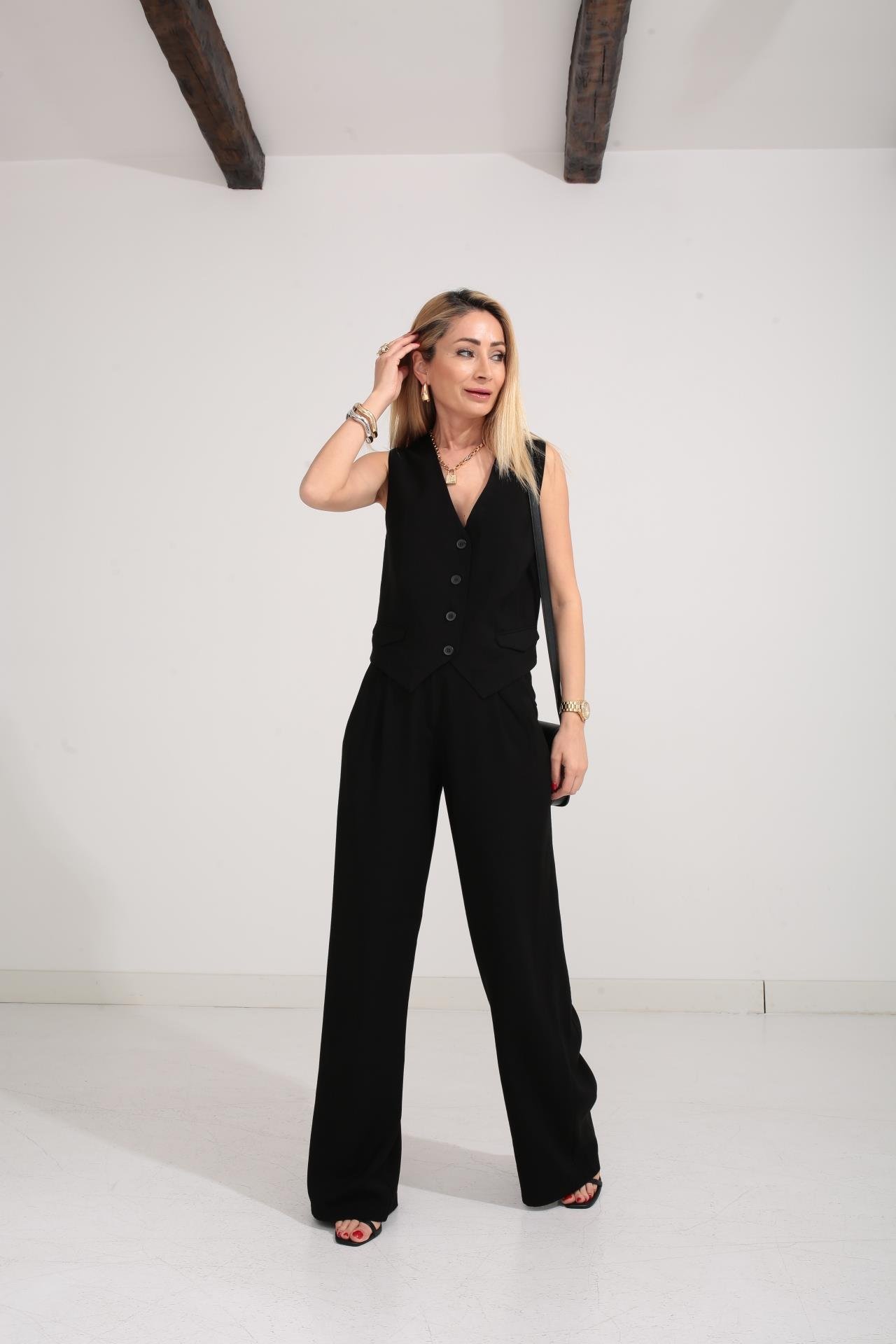 Kapak Cepli Siyah Yelekli  Takım TAKIM | NO33