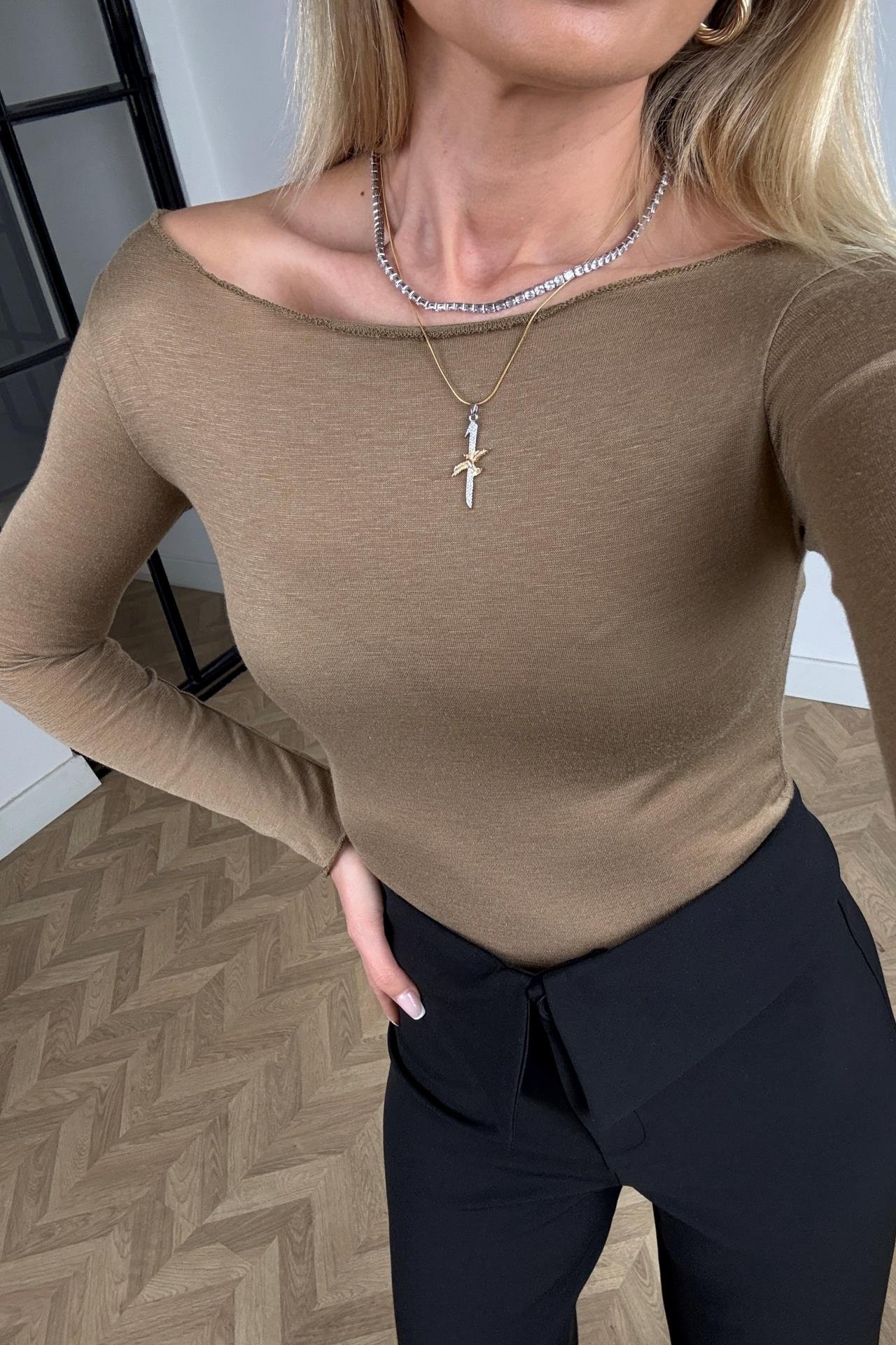 Kayık Yaka Camel Transparan Bluz BLUZ