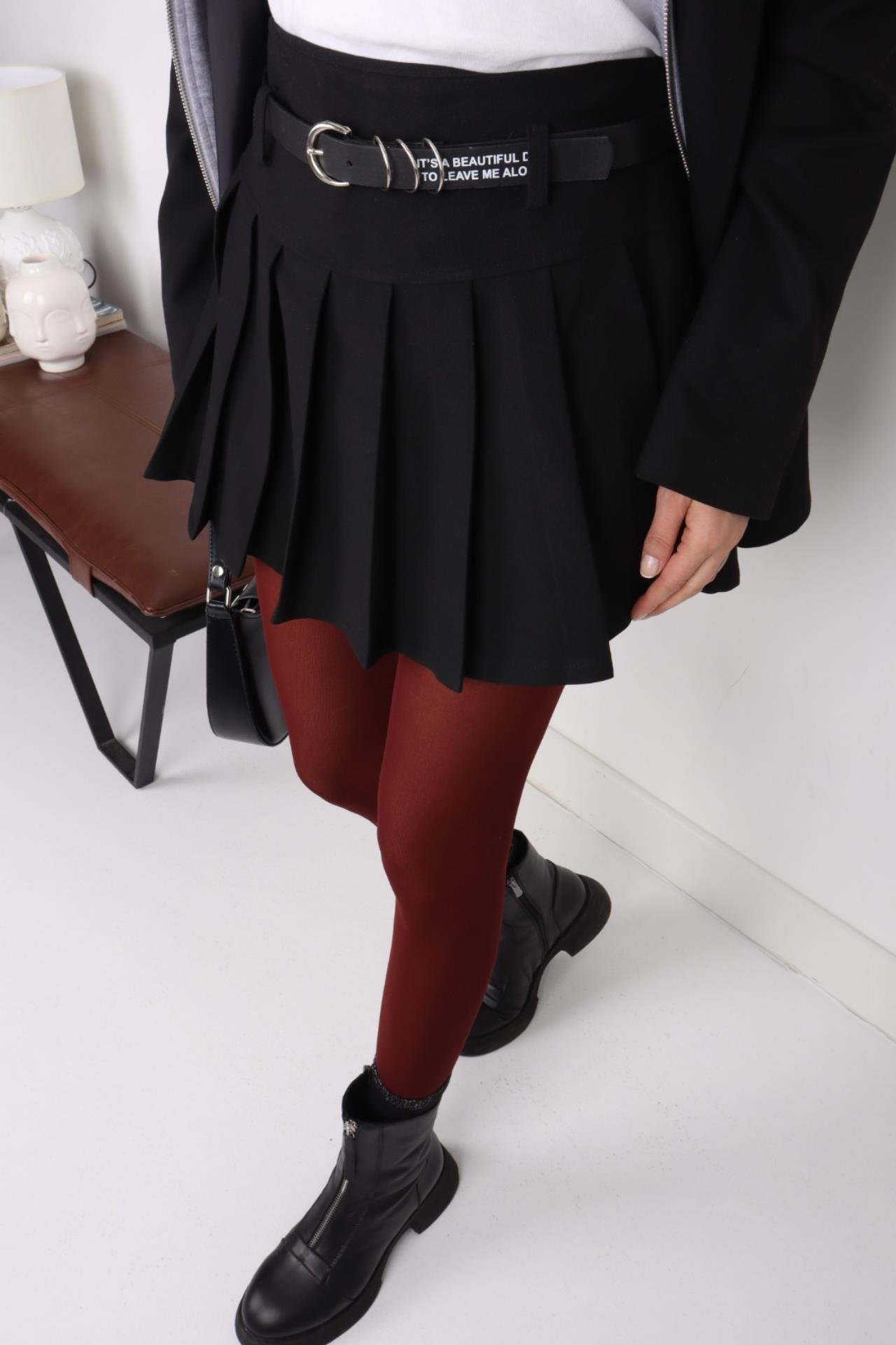 Kemer Detaylı Siyah Pileli Mini Etek ETEK