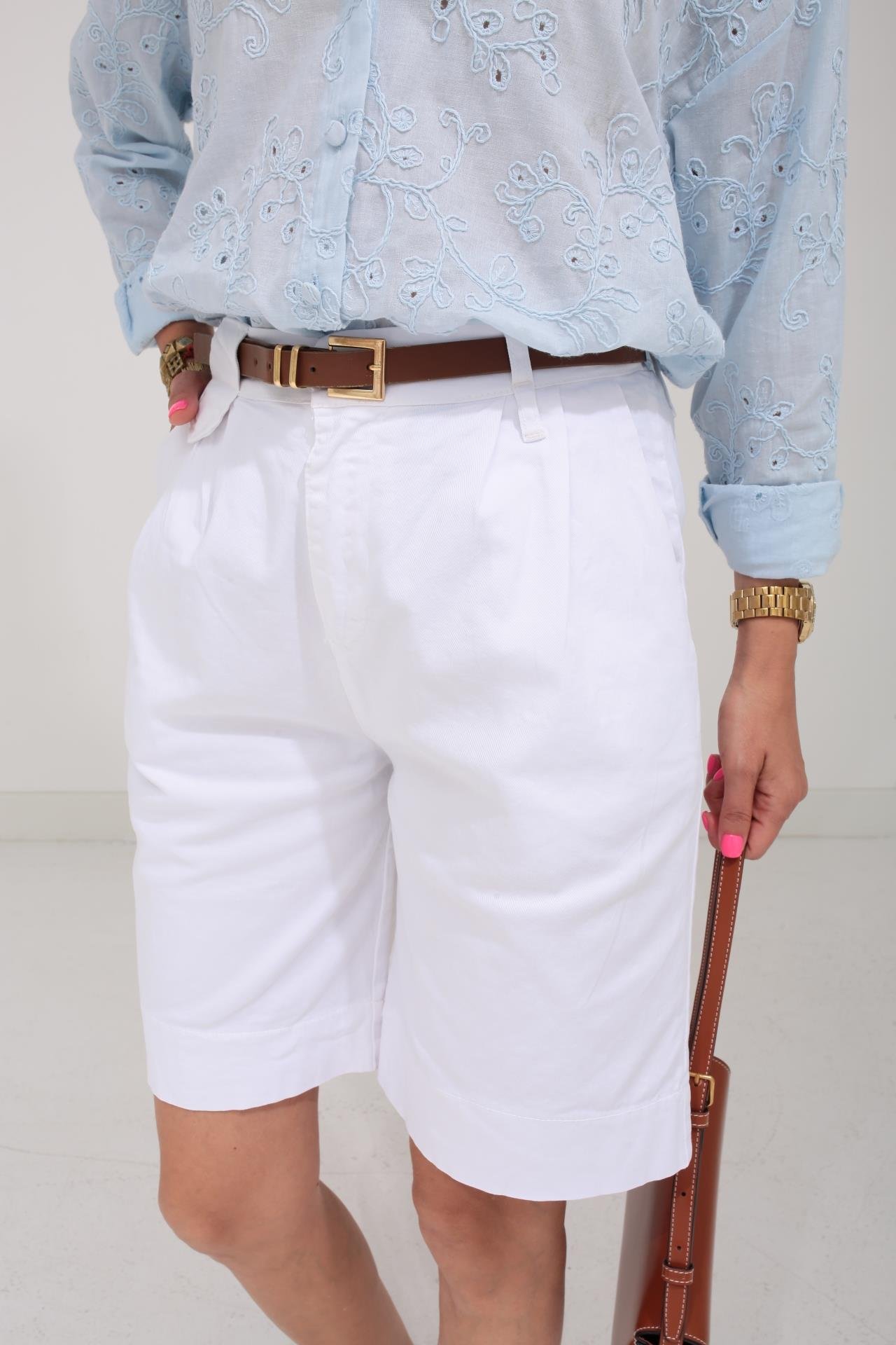 Kemerli Beyaz Şehir Boy Şort ŞORT | NO33