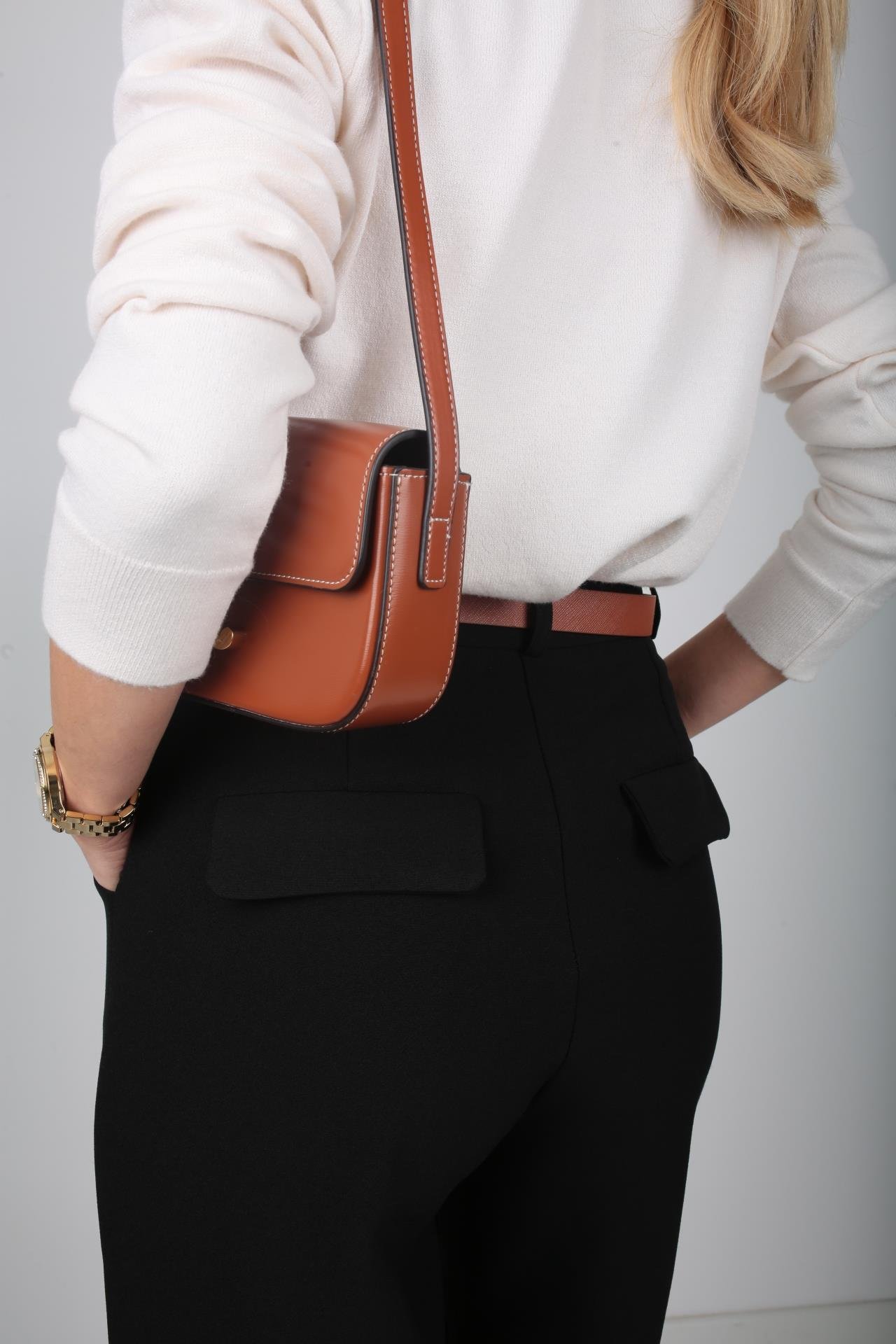 Kendinden Kemerli Siyah Havuç Kesim Pantolon PANTOLON