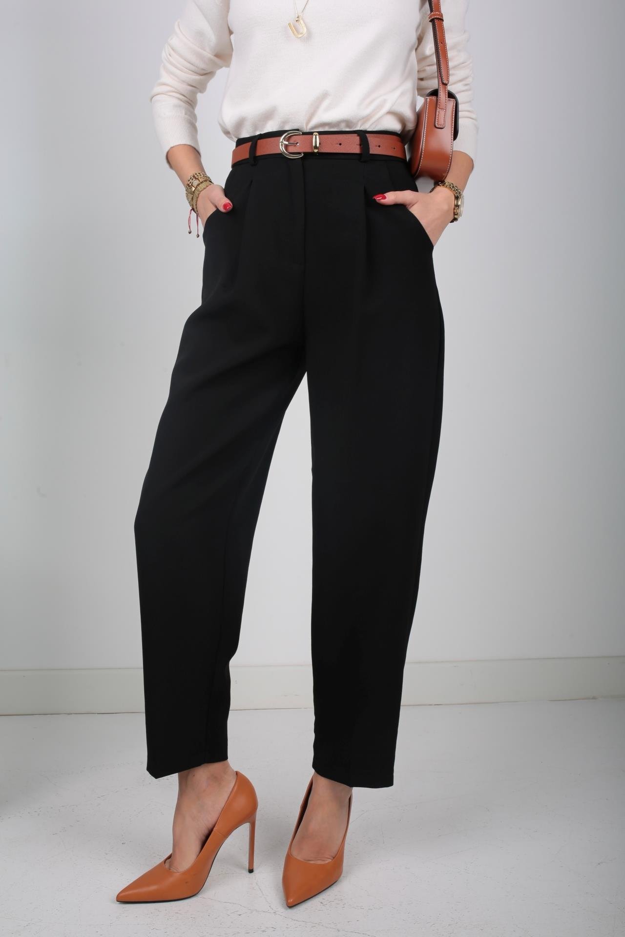 Kendinden Kemerli Siyah Havuç Kesim Pantolon PANTOLON