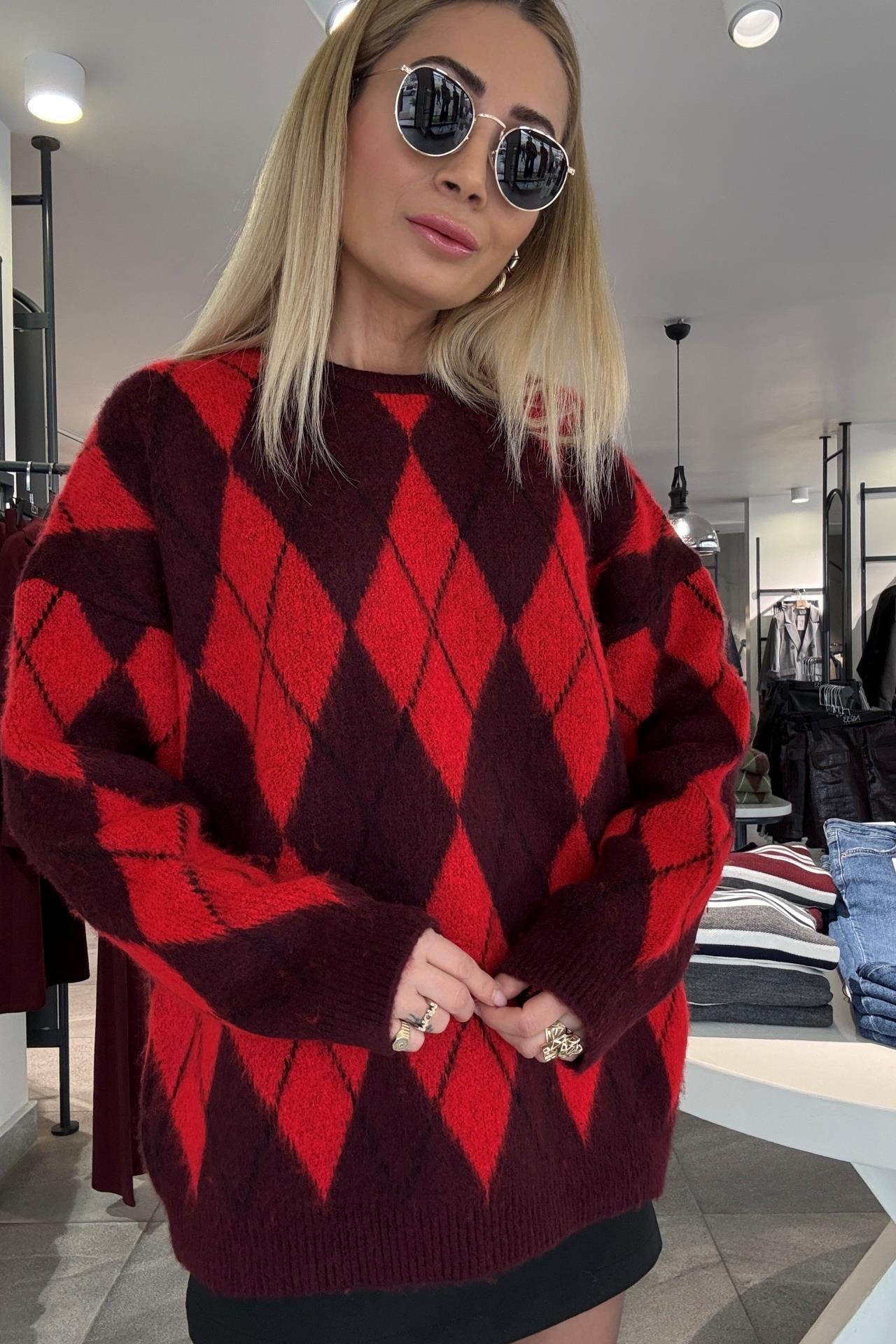 Kırmızı Baklava Desen Kazak TRİKO VE KAZAK