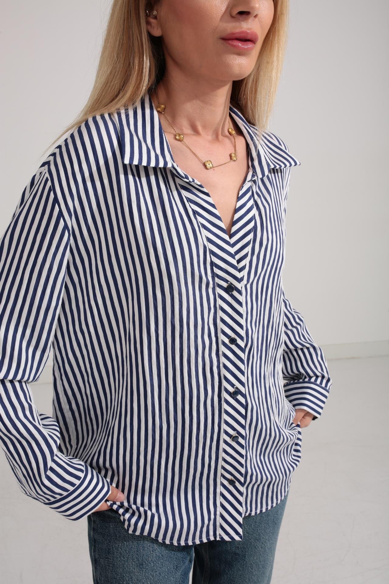 Lacivert Çizgili Düğme Detay Tensel Gömlek GÖMLEK