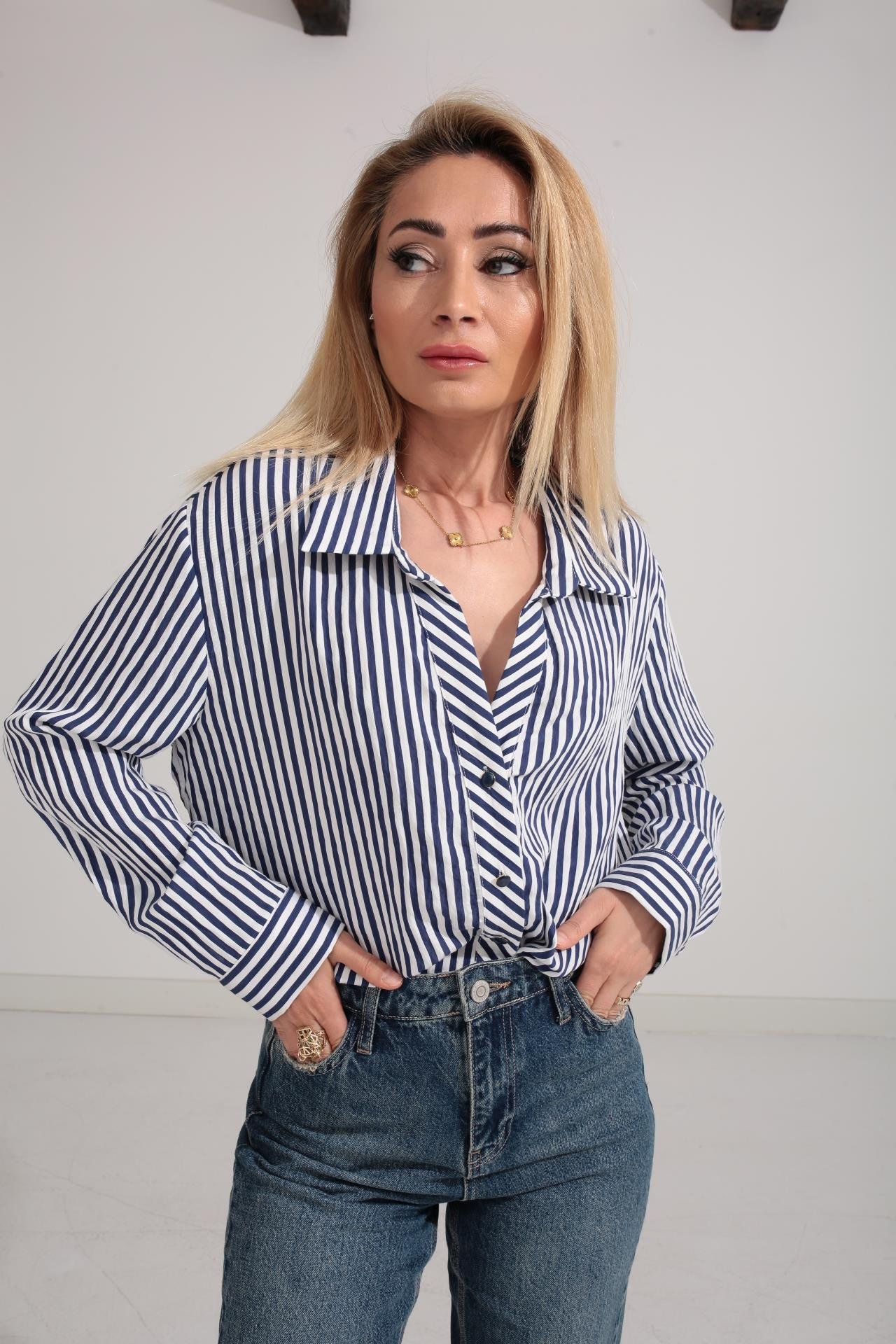 Lacivert Çizgili Düğme Detay Tensel Gömlek GÖMLEK