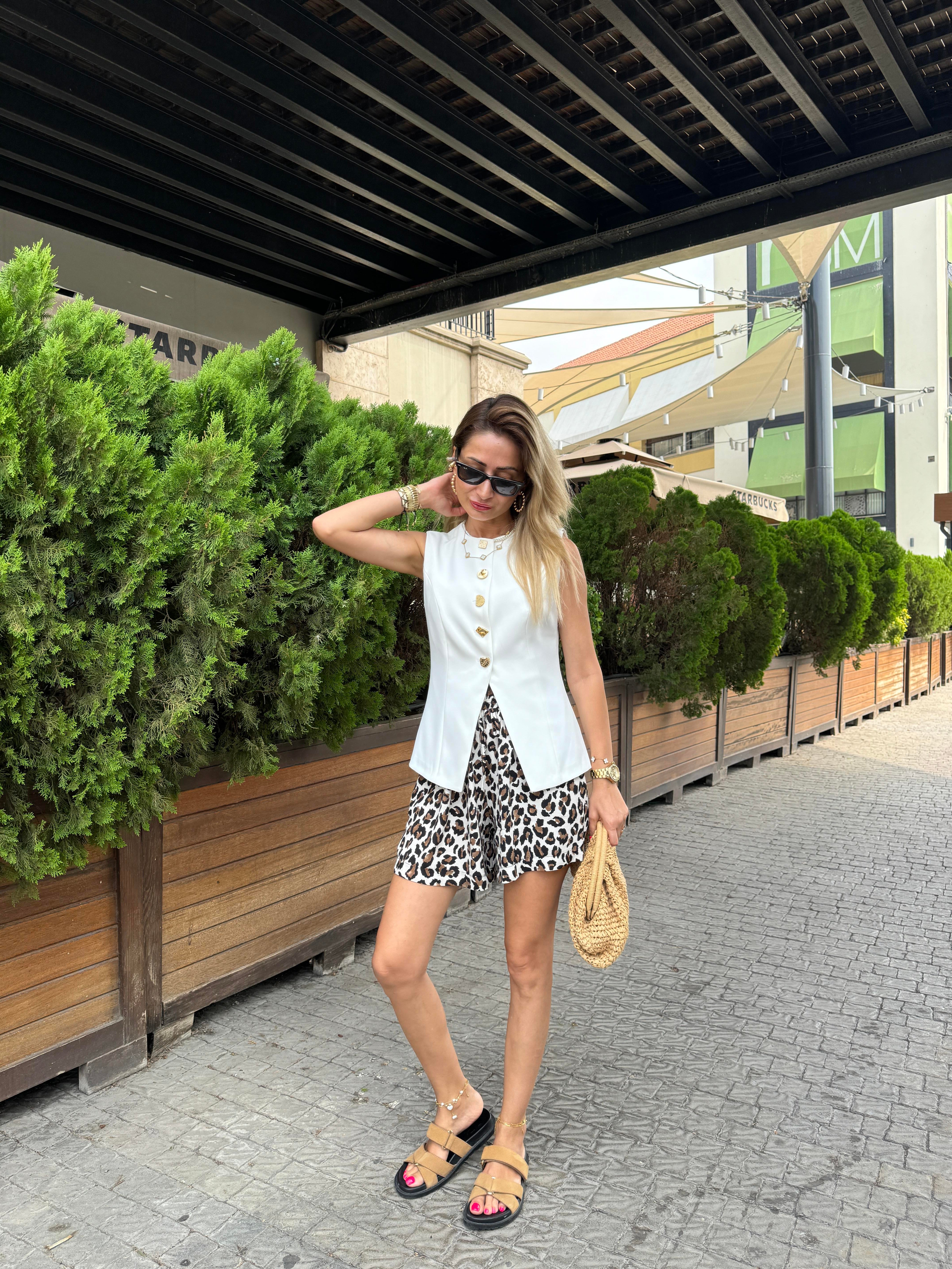 Leopar Desen Beli Lastikli Cepli Şort ŞORT