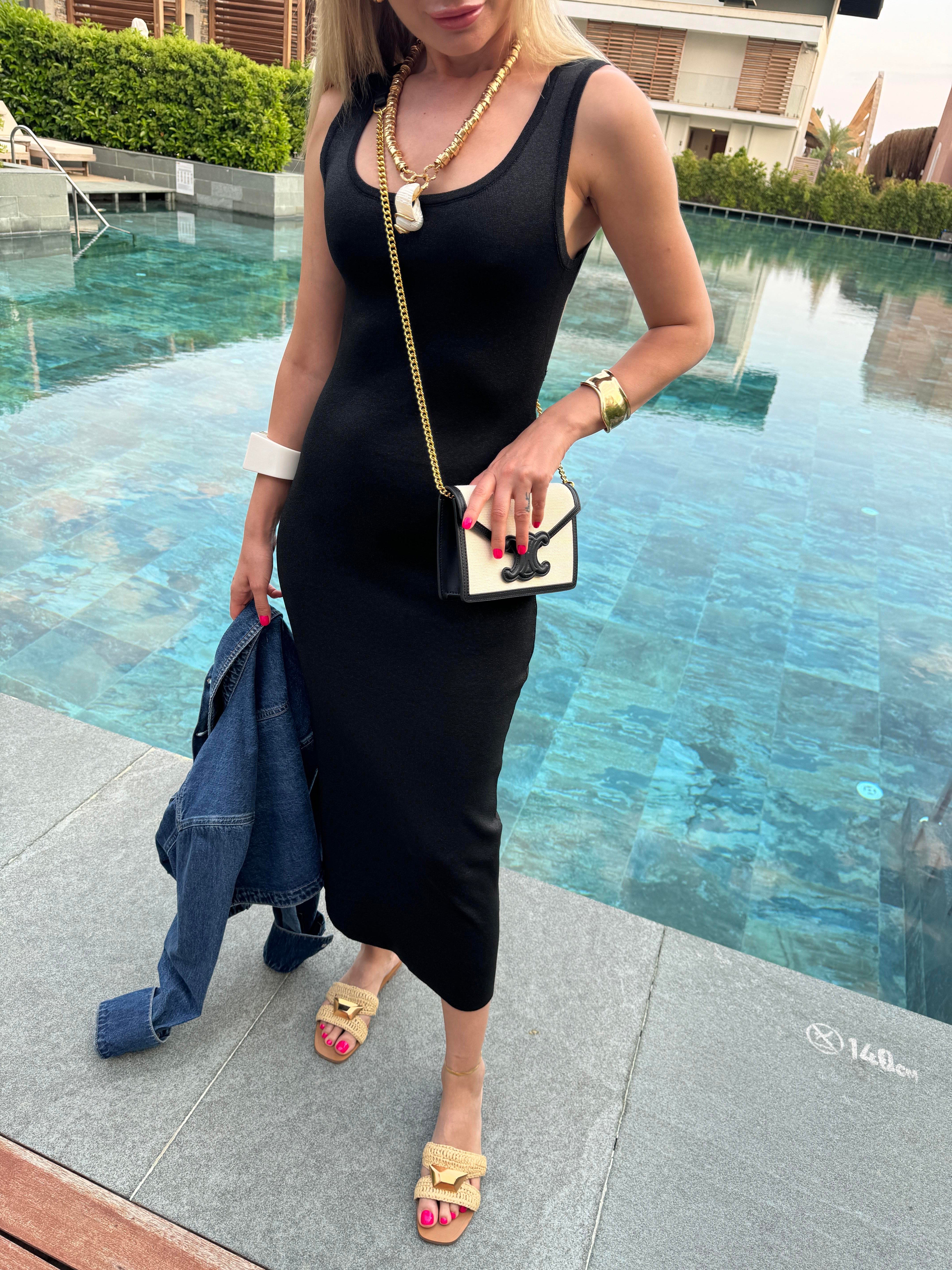 Oval Yaka Arkası Dekolte Simli Triko Elbise ELBİSE