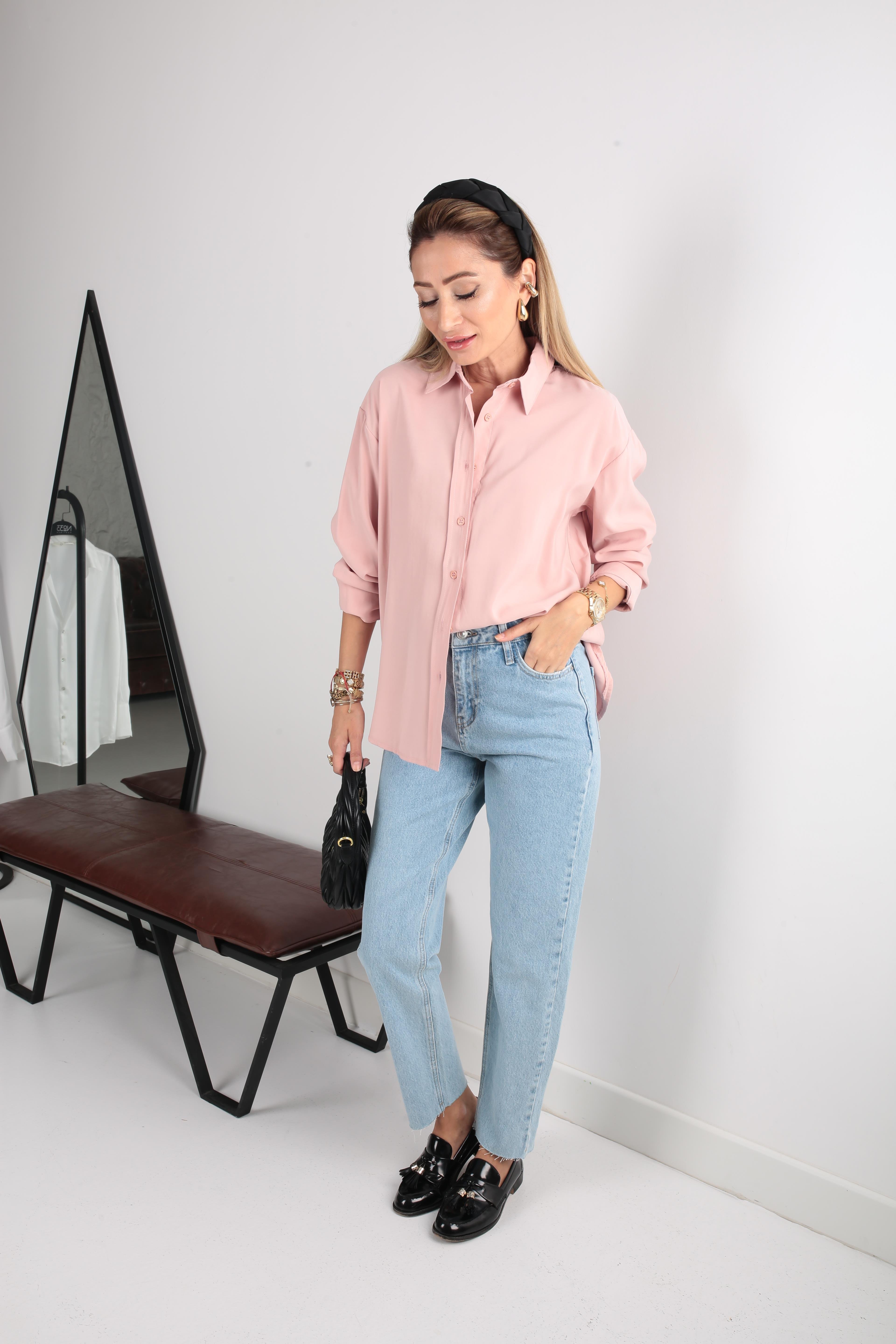 Pembe Yanı Yırtmaçlı Modal Gömlek GÖMLEK