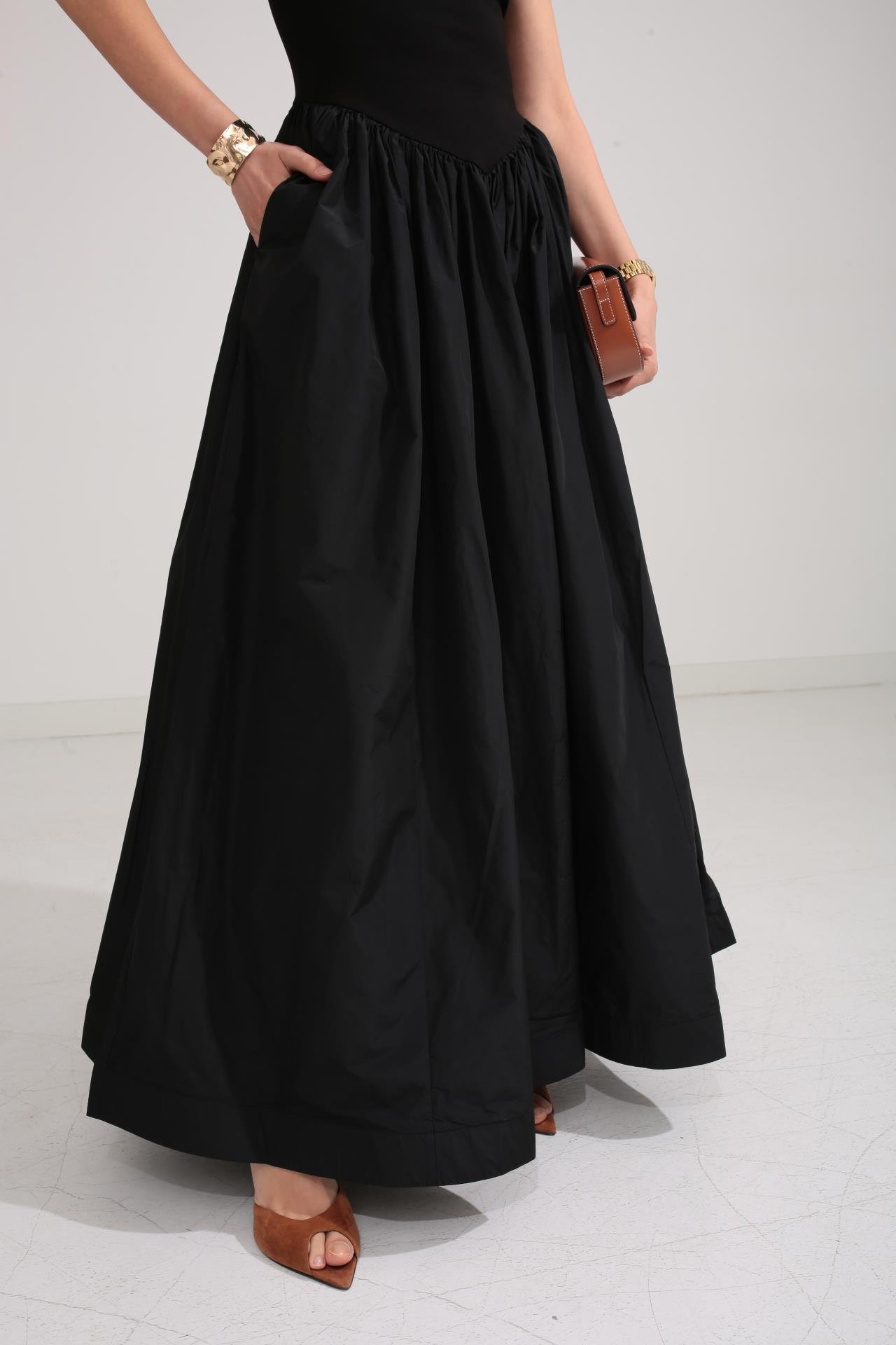 Penye Detay Eteği Tafta  Siyah Elbise ELBİSE