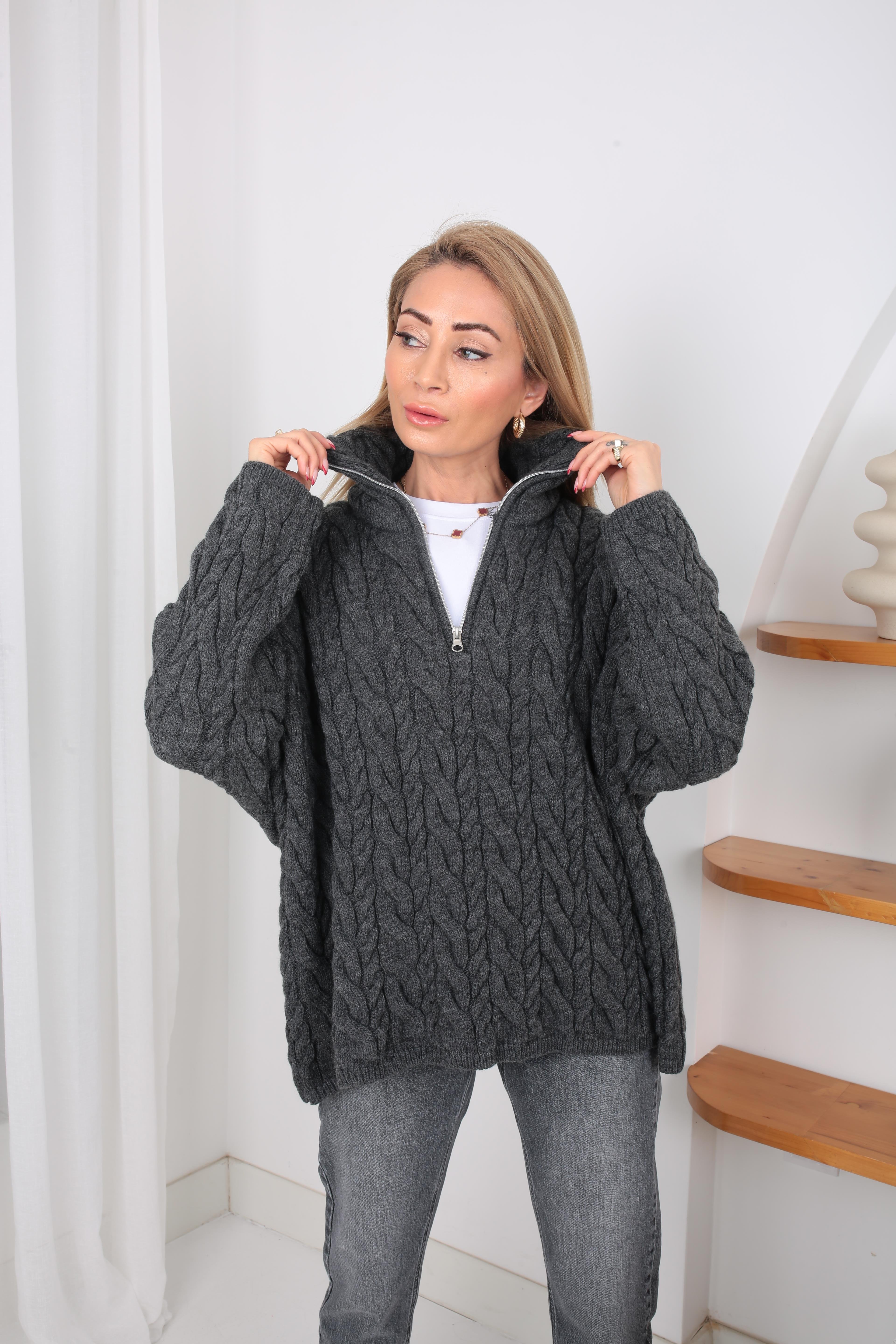 Polo Yaka Saç Örgülü Füme Kazak TRİKO VE KAZAK