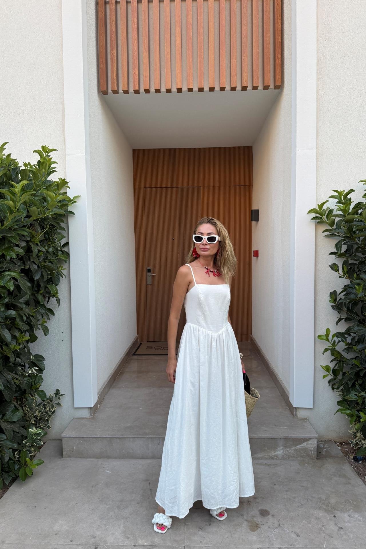 Sırtı Lastikli Ekru Keten Elbise ELBİSE | NO33